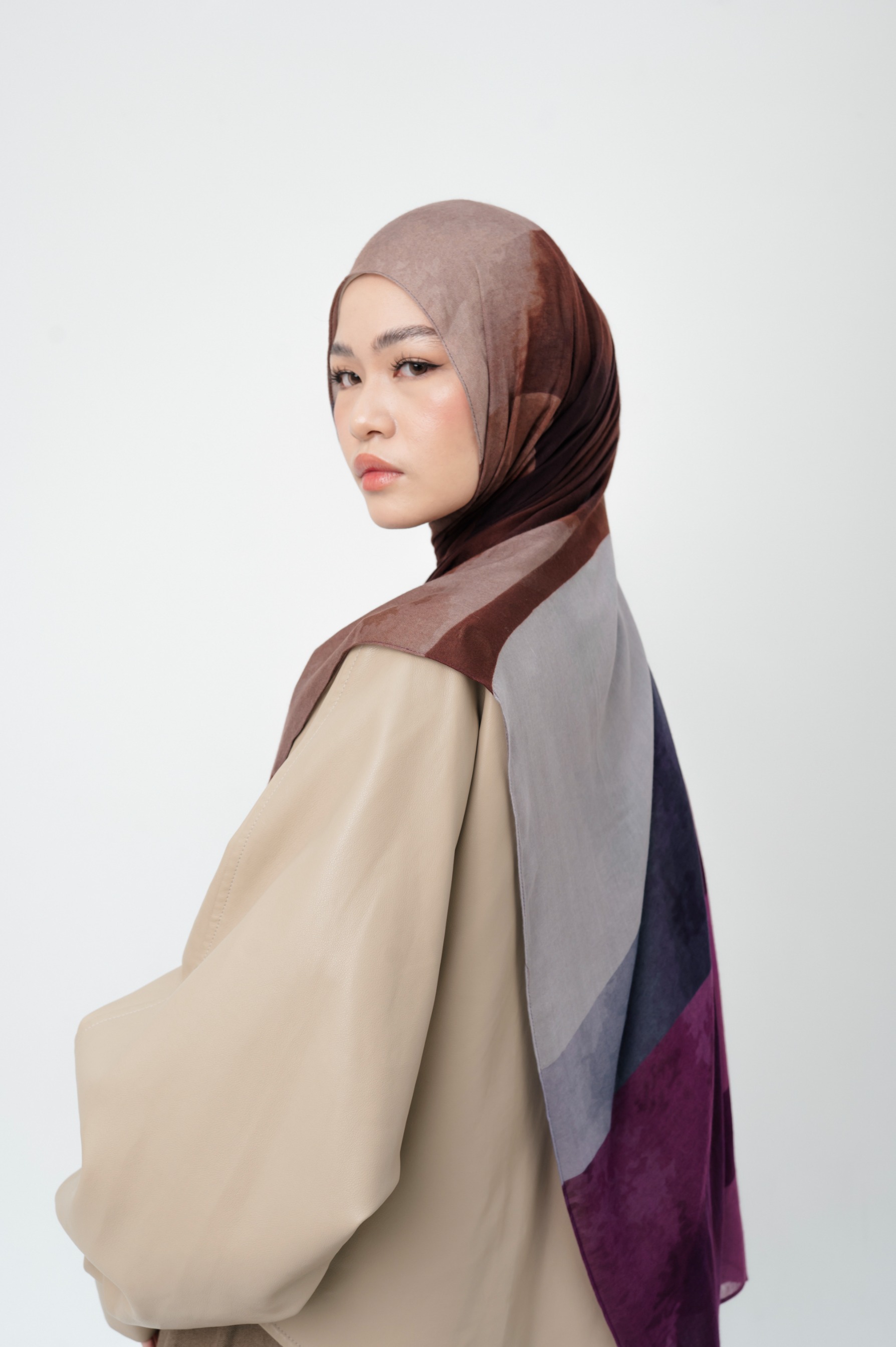 Sora Scarf Plum Waves | Pashmina Printed Modals