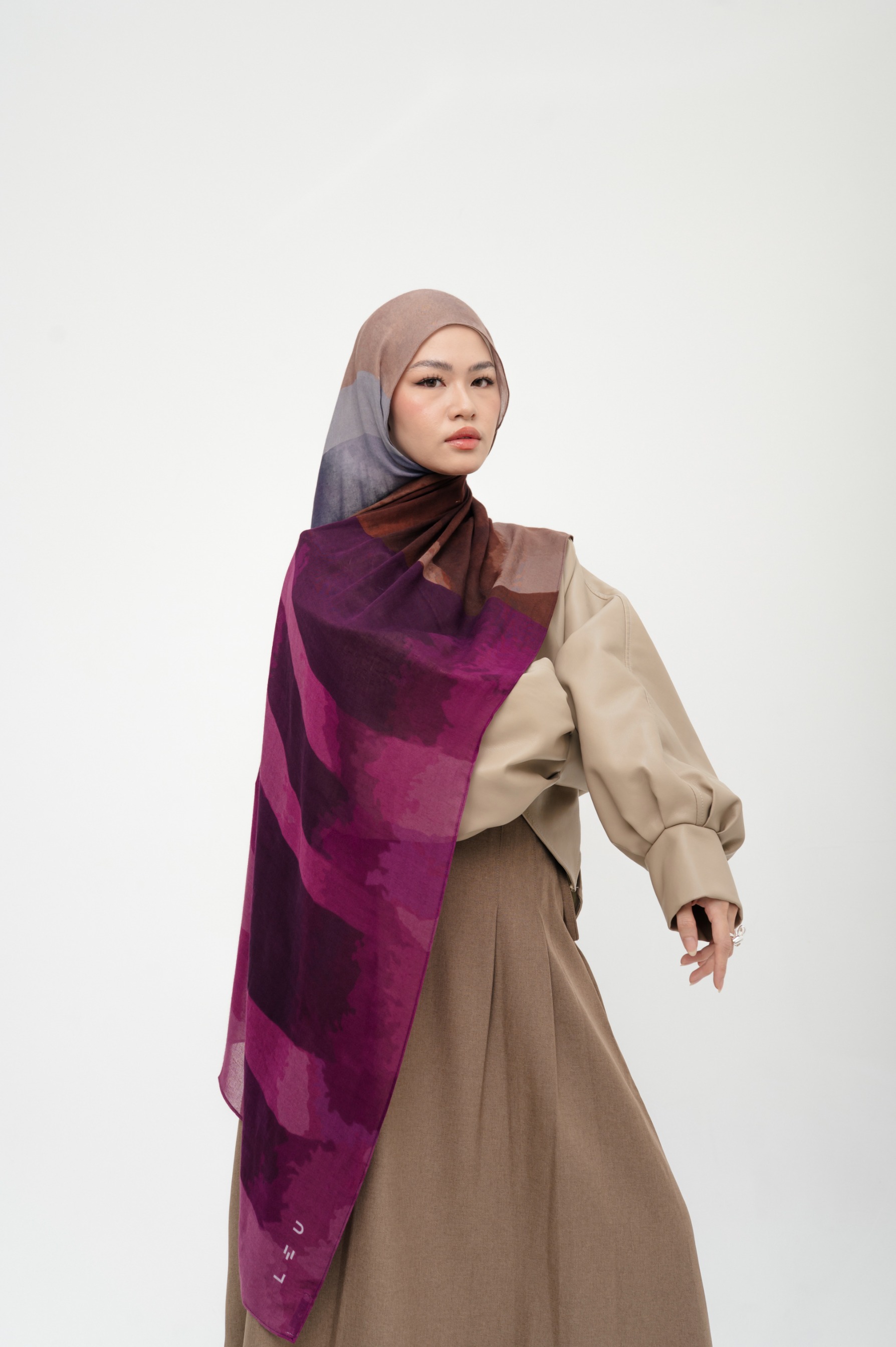 Sora Scarf Plum Waves | Pashmina Printed Modals