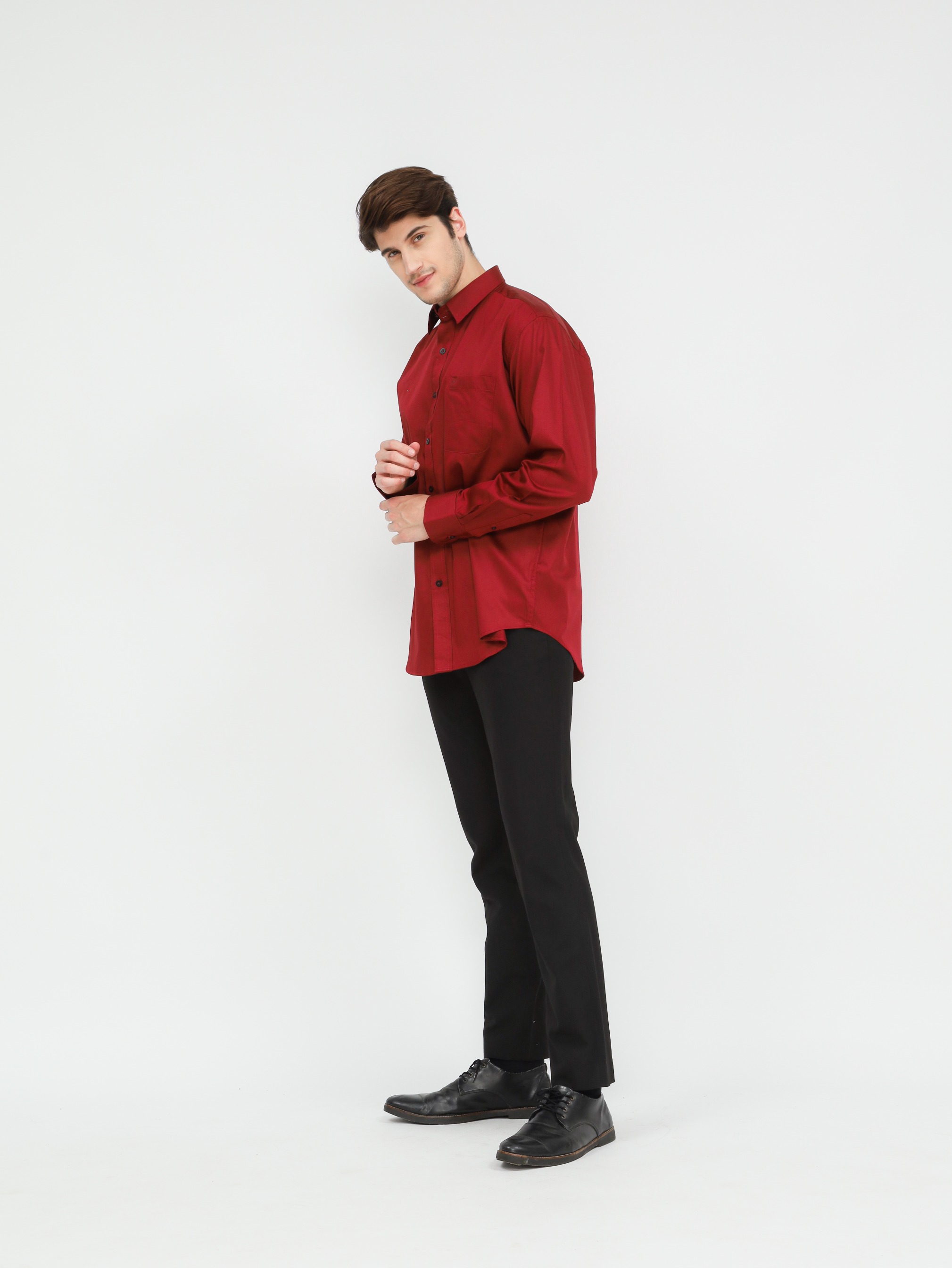 Kemeja Pria Lengan Panjang Reguler Fit Satin 