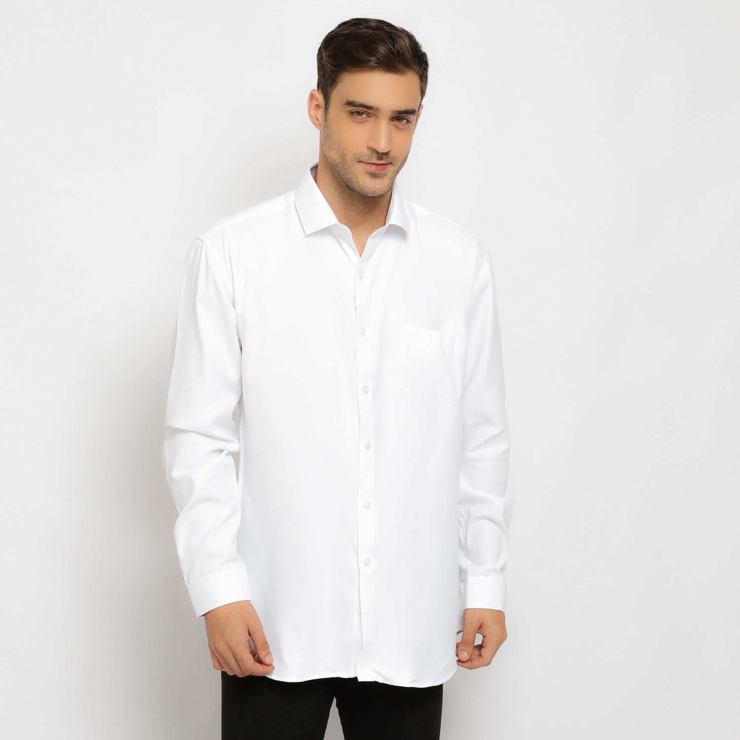 Kemeja Putih Polos Pria Lengan Panjang Slim Fit Jumbo