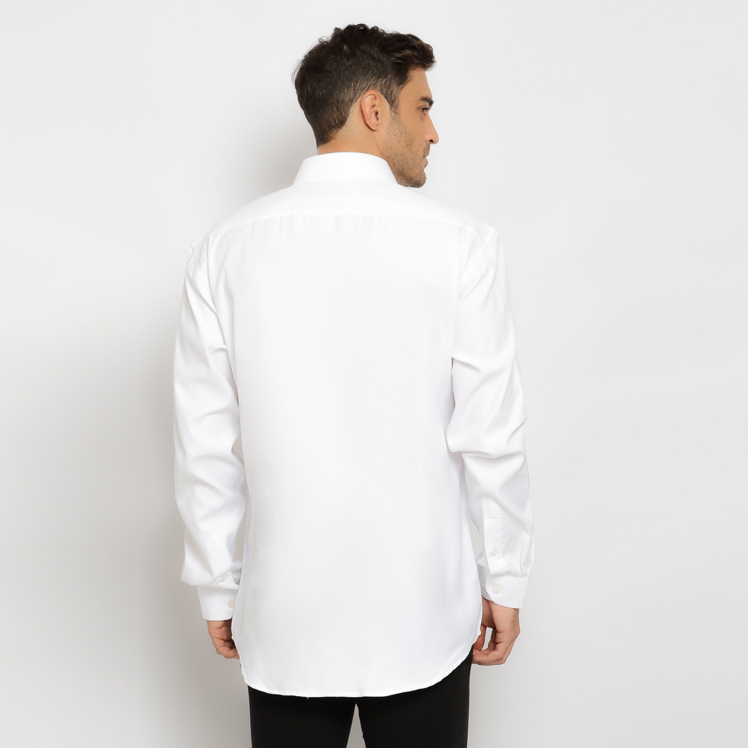 Kemeja Putih Polos Pria Lengan Panjang Slim Fit Jumbo