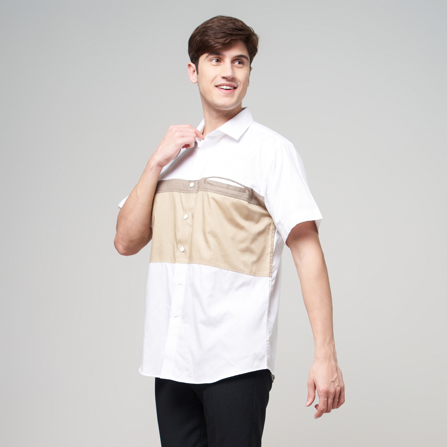 Kemeja Pria Lengan Pendek Casual Kombinasi Body Fit