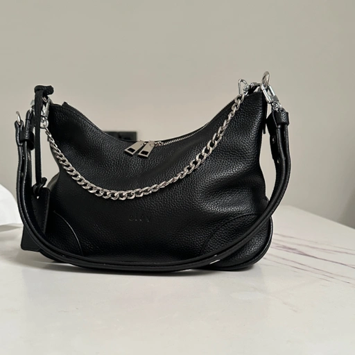 Image of ZIRA (black)