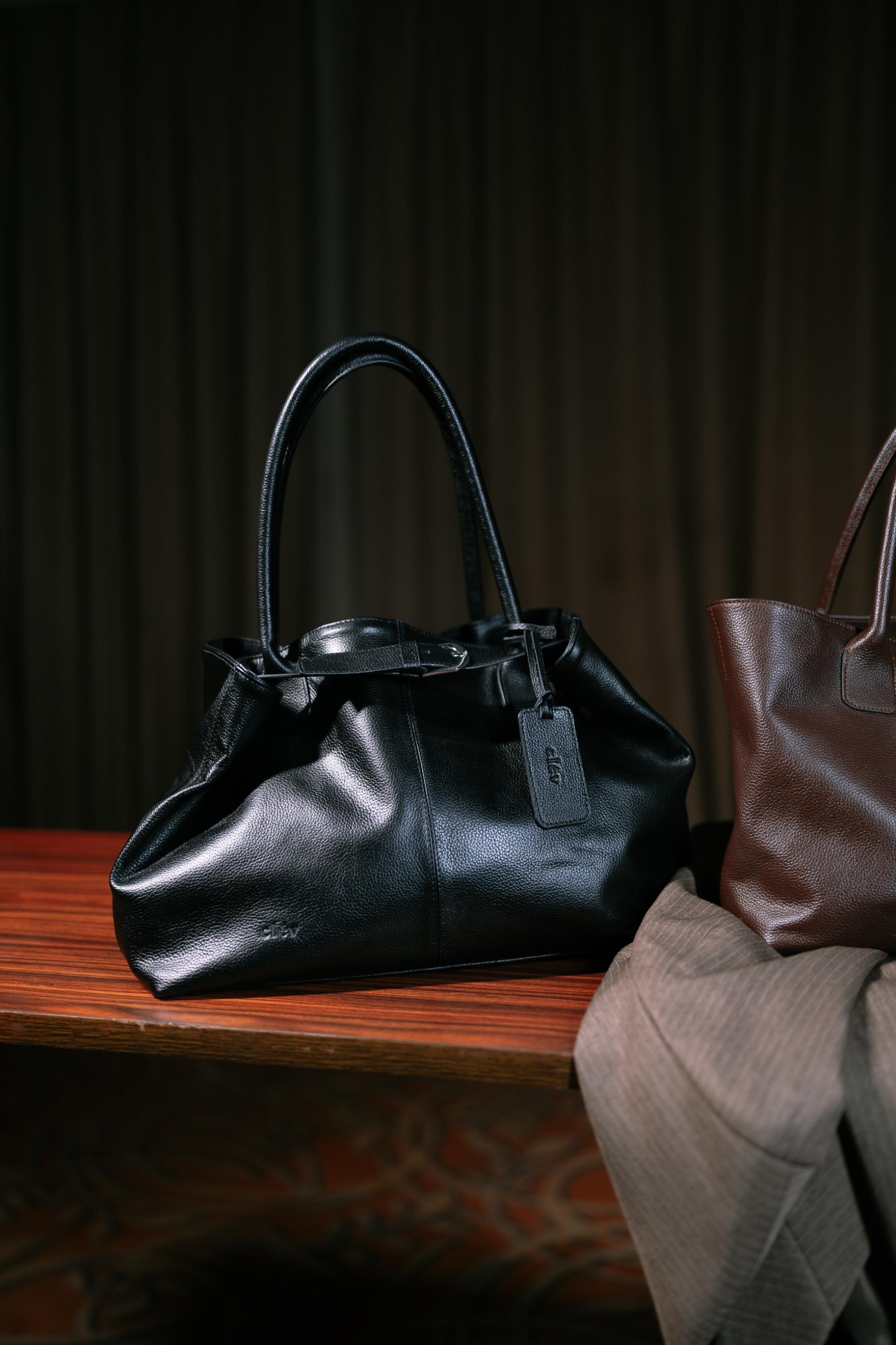 Georgia belt leather bag (black)
