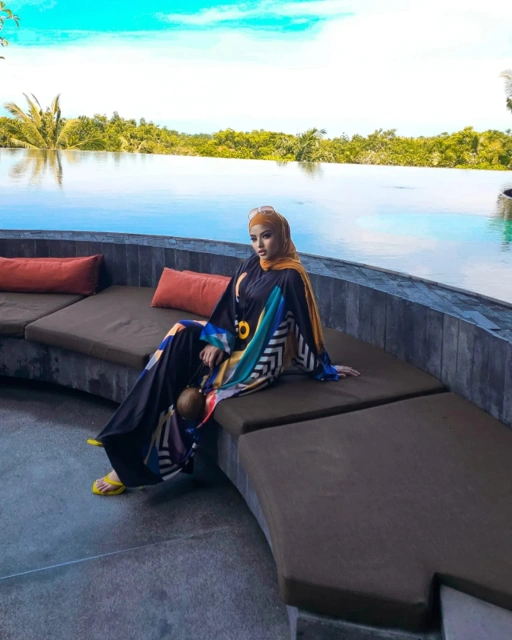Image of QUELLO Abaya Loose