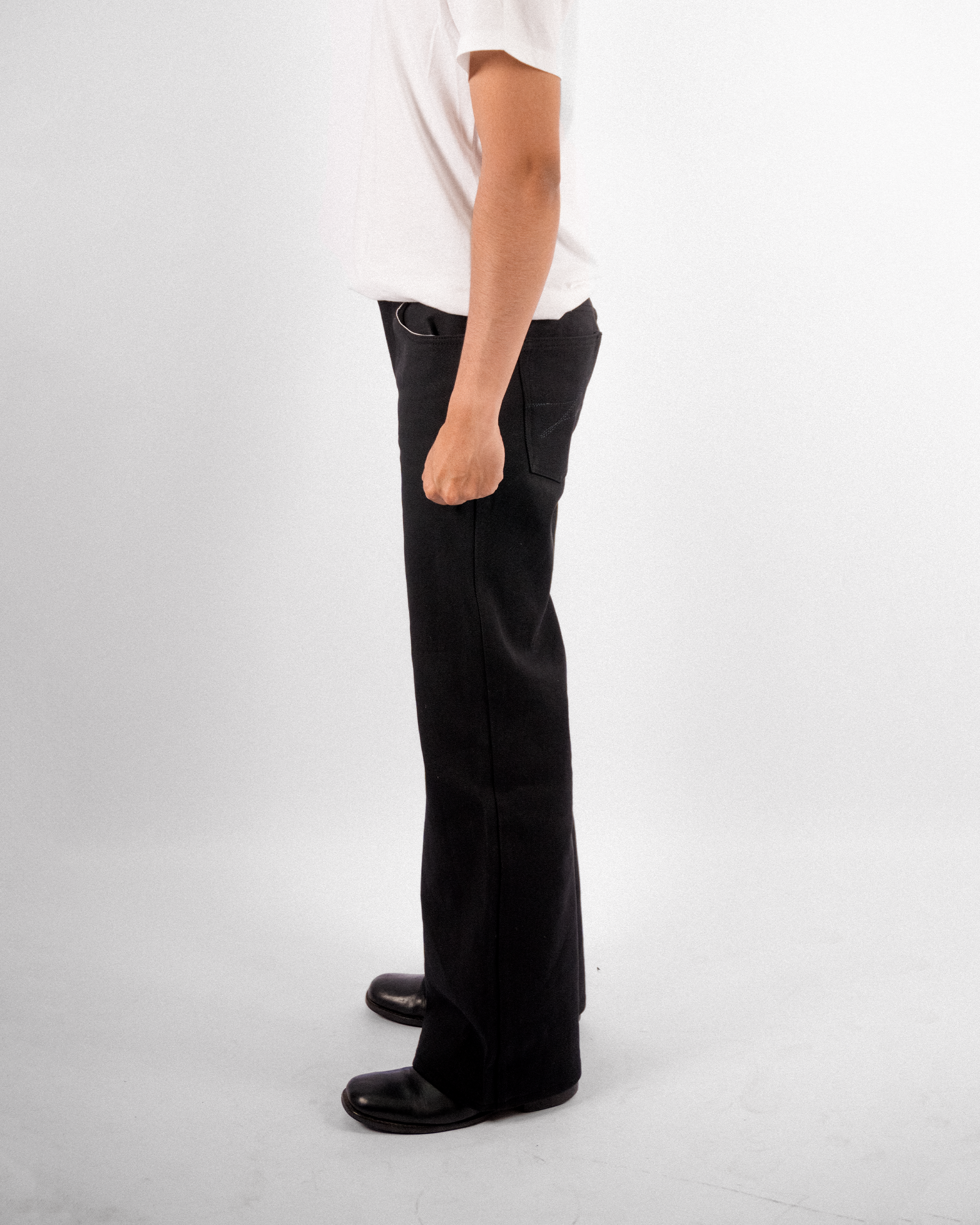 Loose Bootcut - Raw Black
