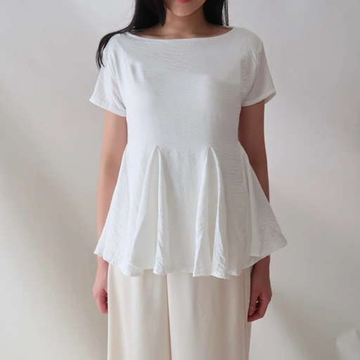 Image of TO.KART Yuri Top | Flowy Collection