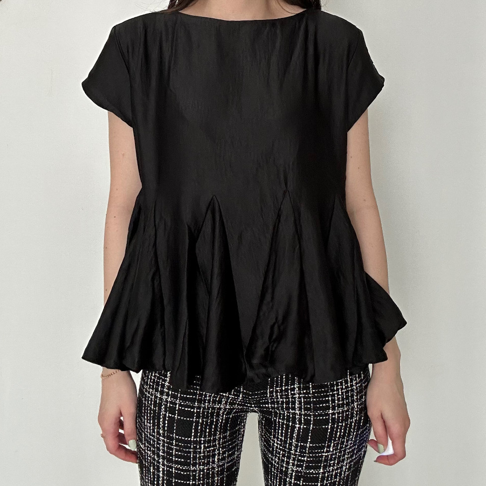 TO.KART Yuri Top | Flowy Collection