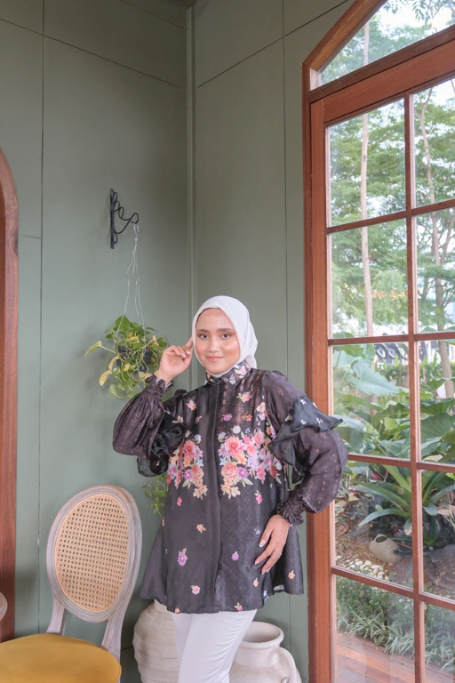 Image of CLAUDYA TOP