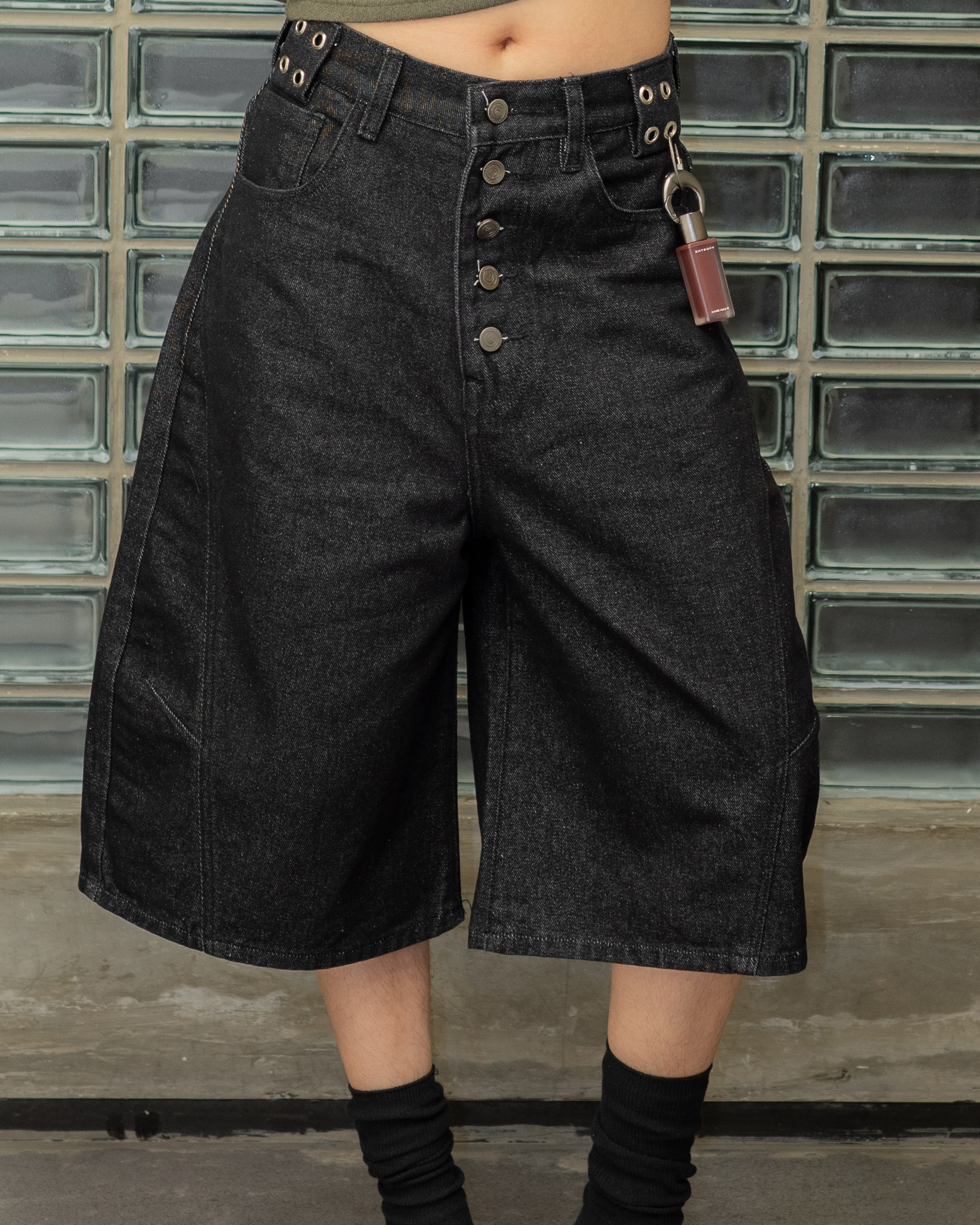 Line Up Eyelet Baggy Jorts