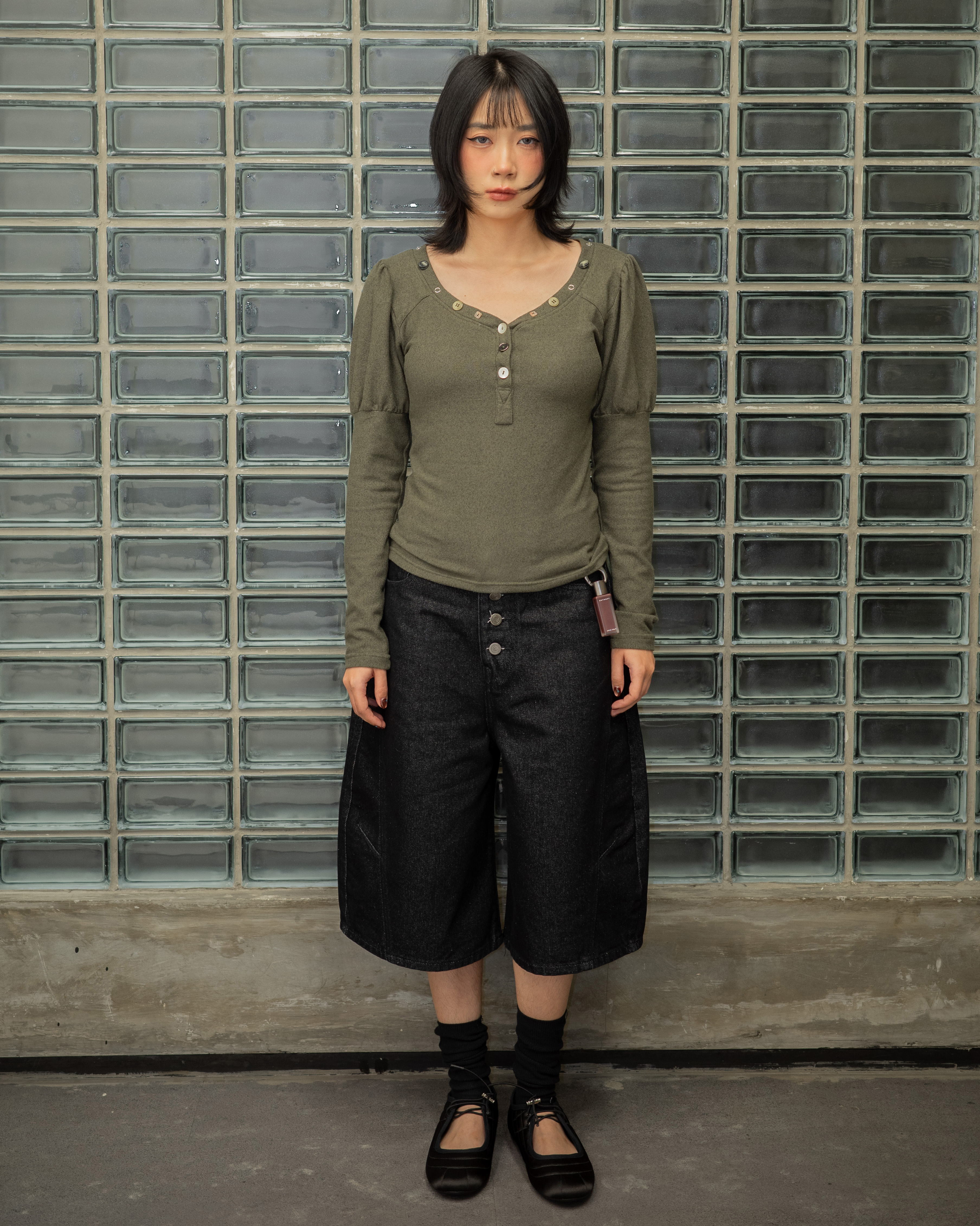Button Puff Longsleeve Top