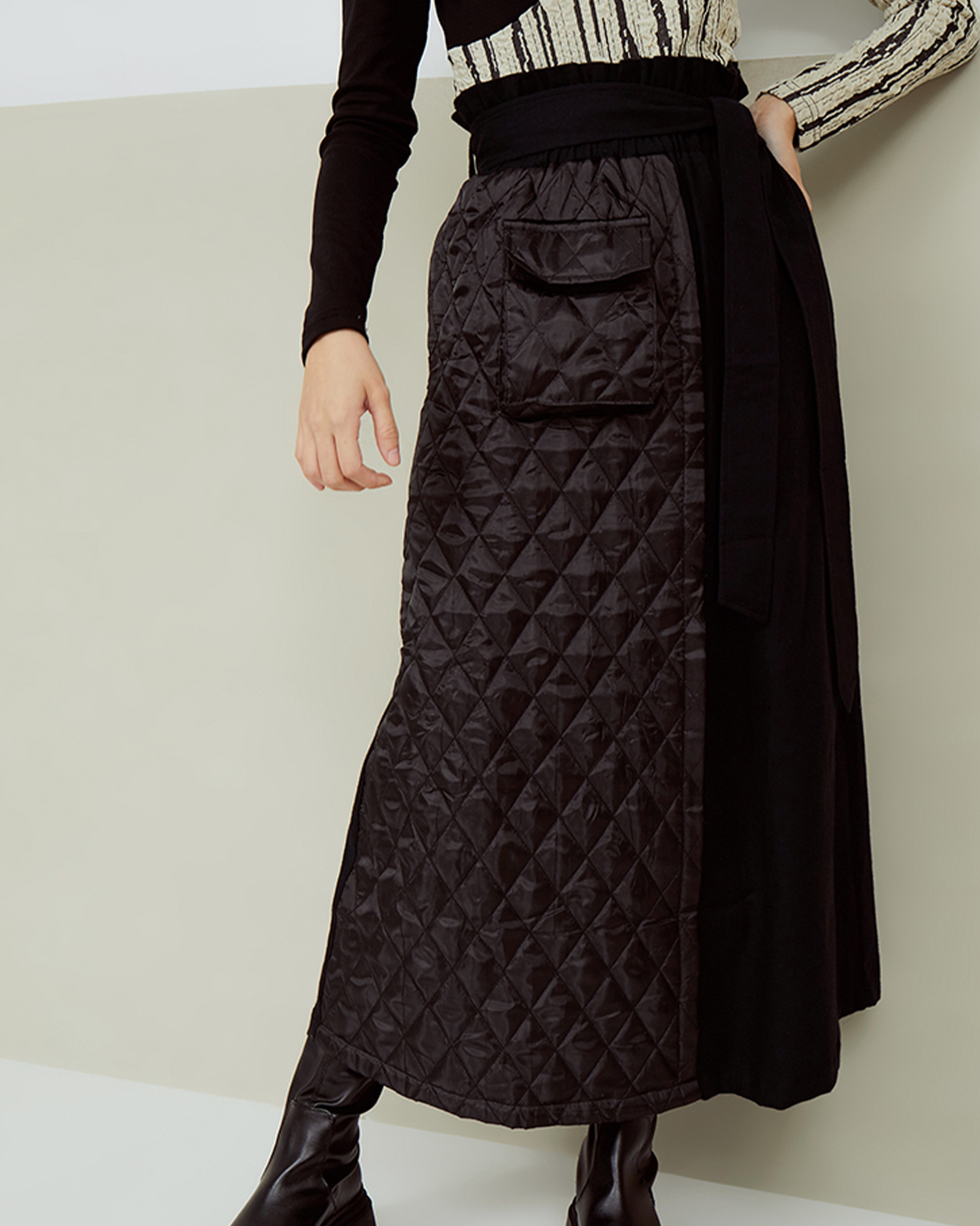 Highwaist Quilted Half Skirt