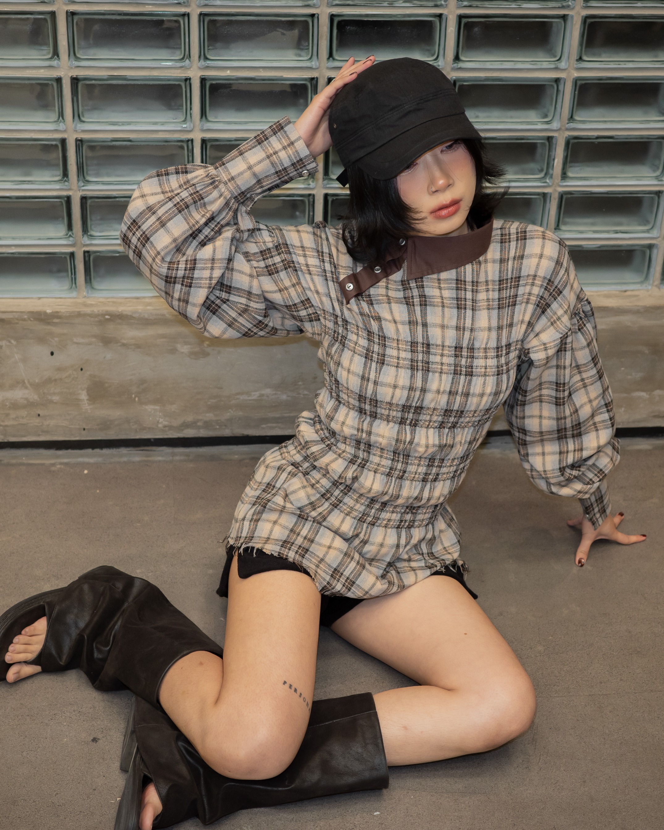Plaid Smock Shirt with Brown Collar