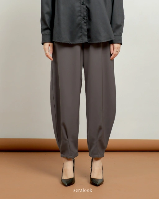 Image of Moa Barrel Pants