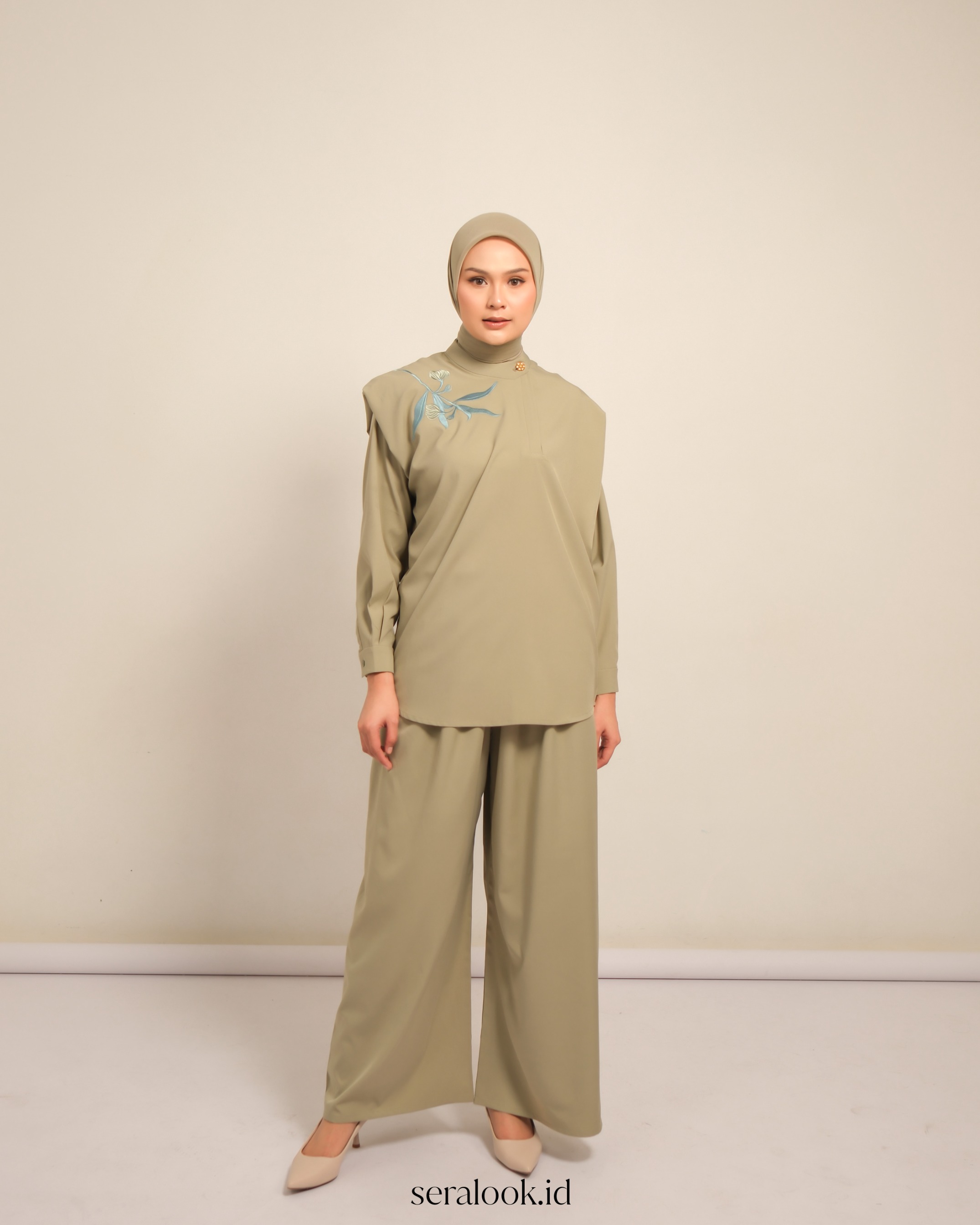 Selaras One Set Pants