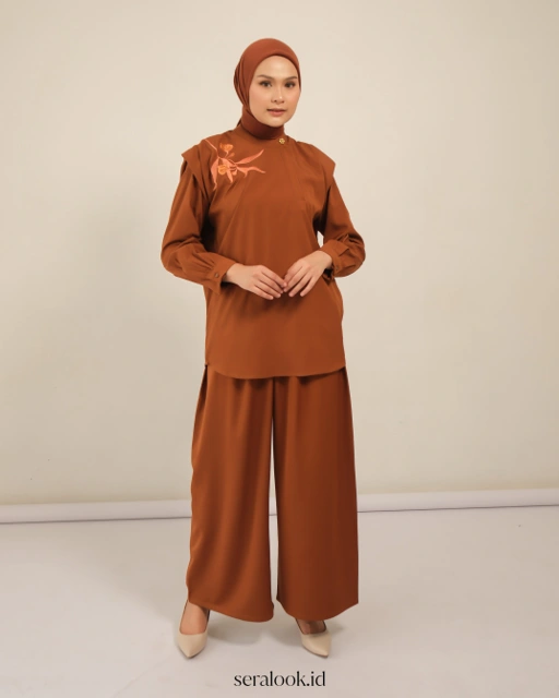 Image of Selaras One Set Pants