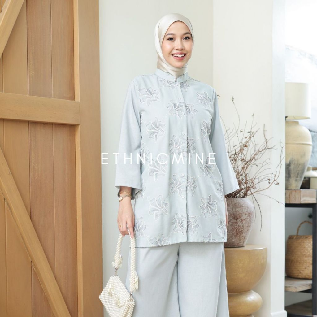 MEREKAH LILY BLOUSE LINEN RAYA BATIK ETHNICMINE