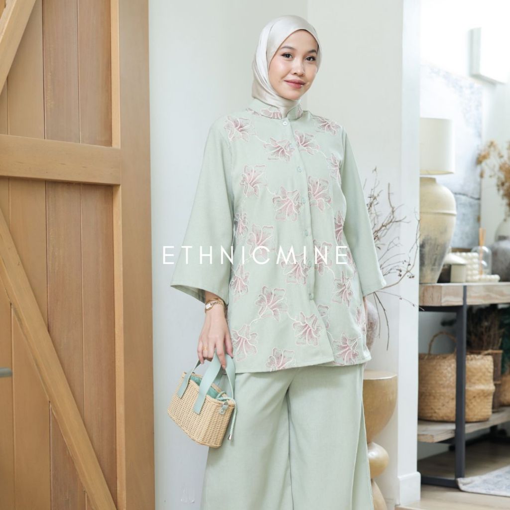 MEREKAH LILY BLOUSE LINEN RAYA BATIK ETHNICMINE