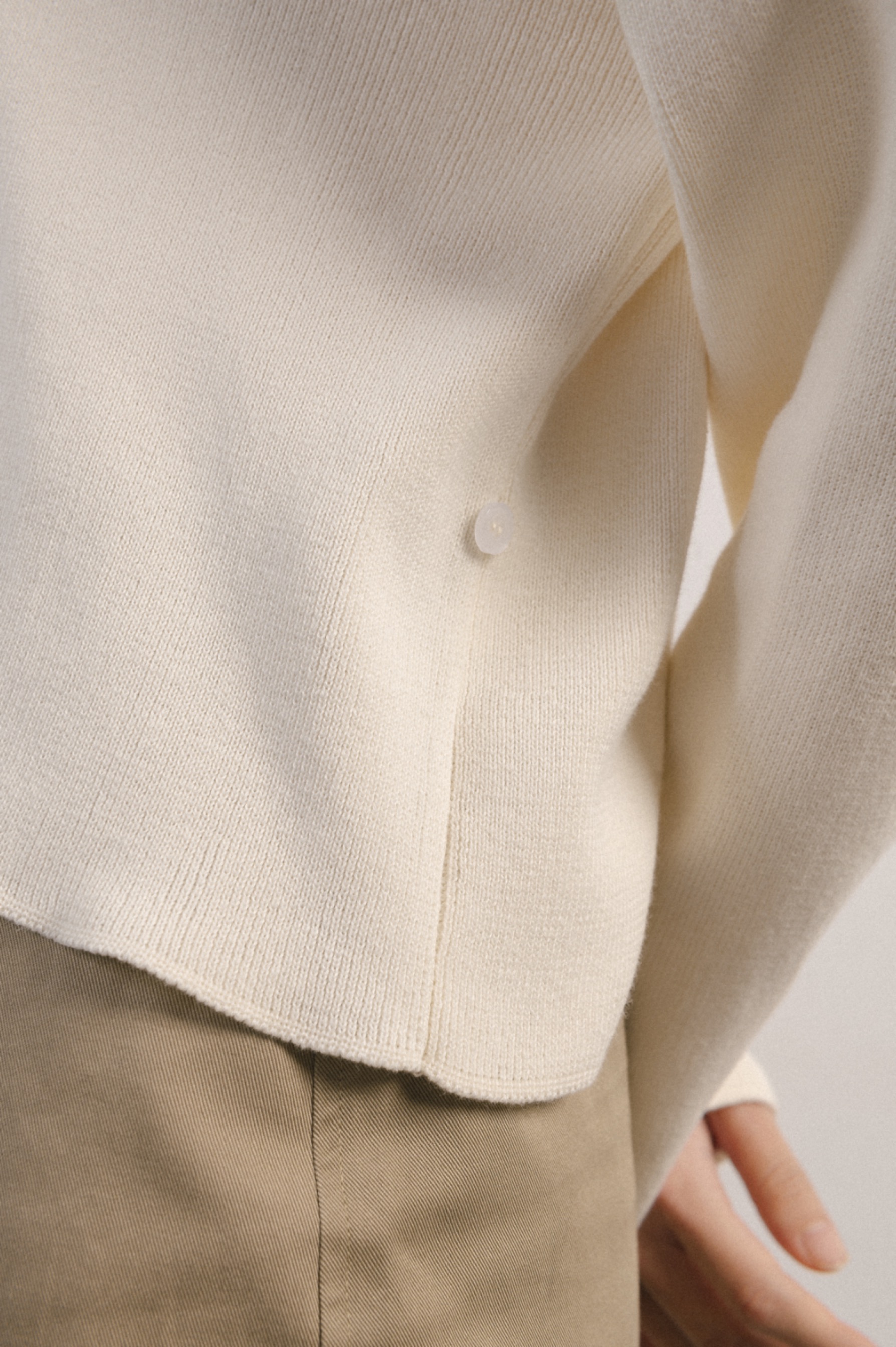 Sola Cardigan White 