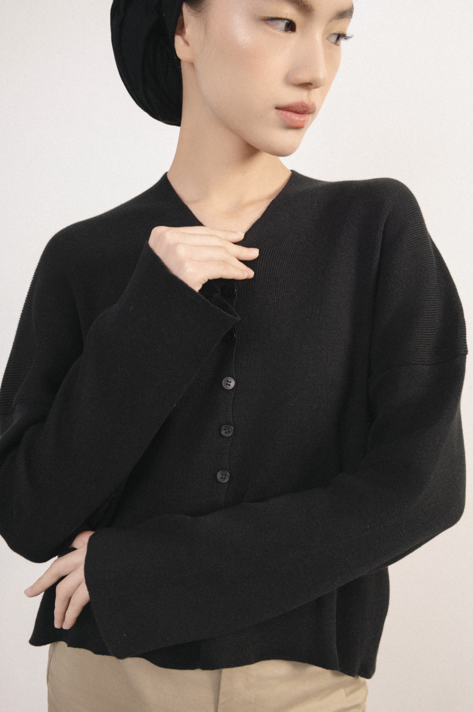Sola Cardigan Black