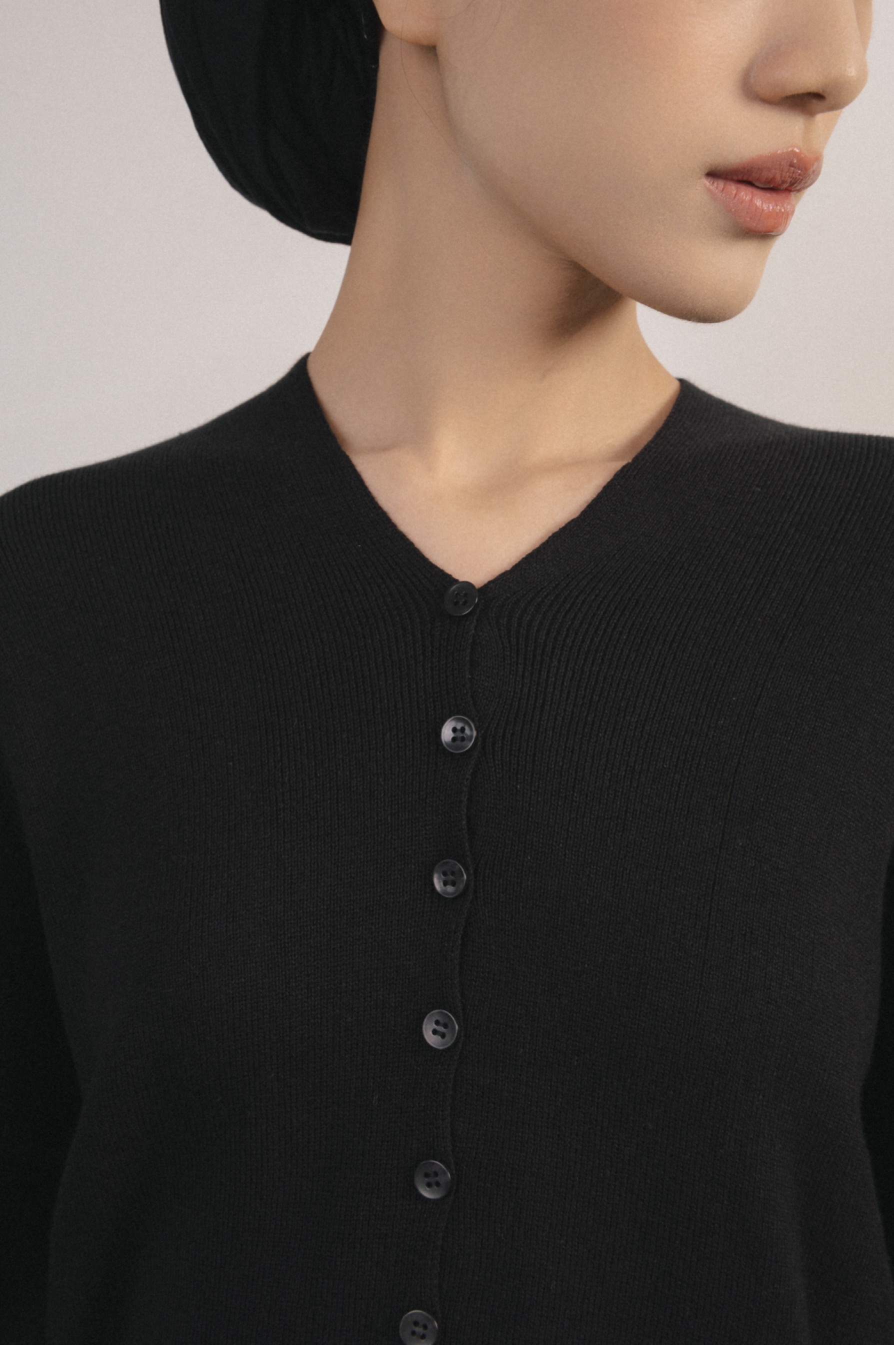 Sola Cardigan Black