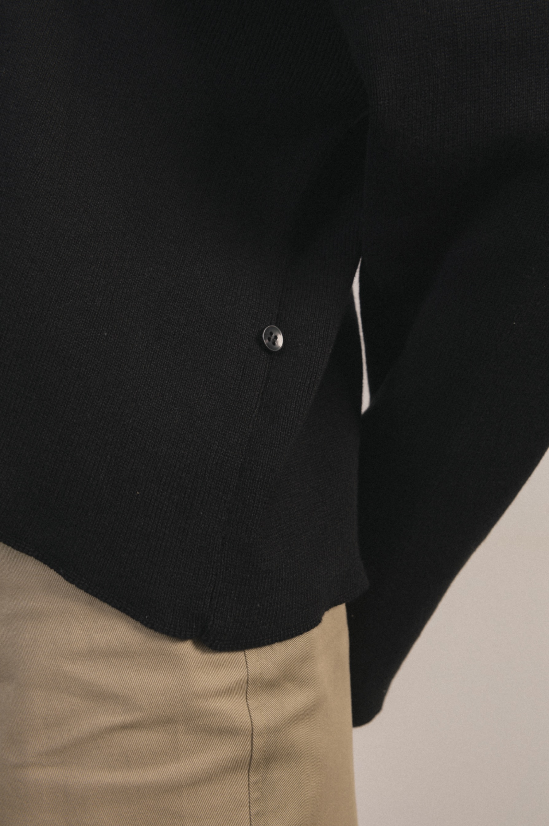 Sola Cardigan Black