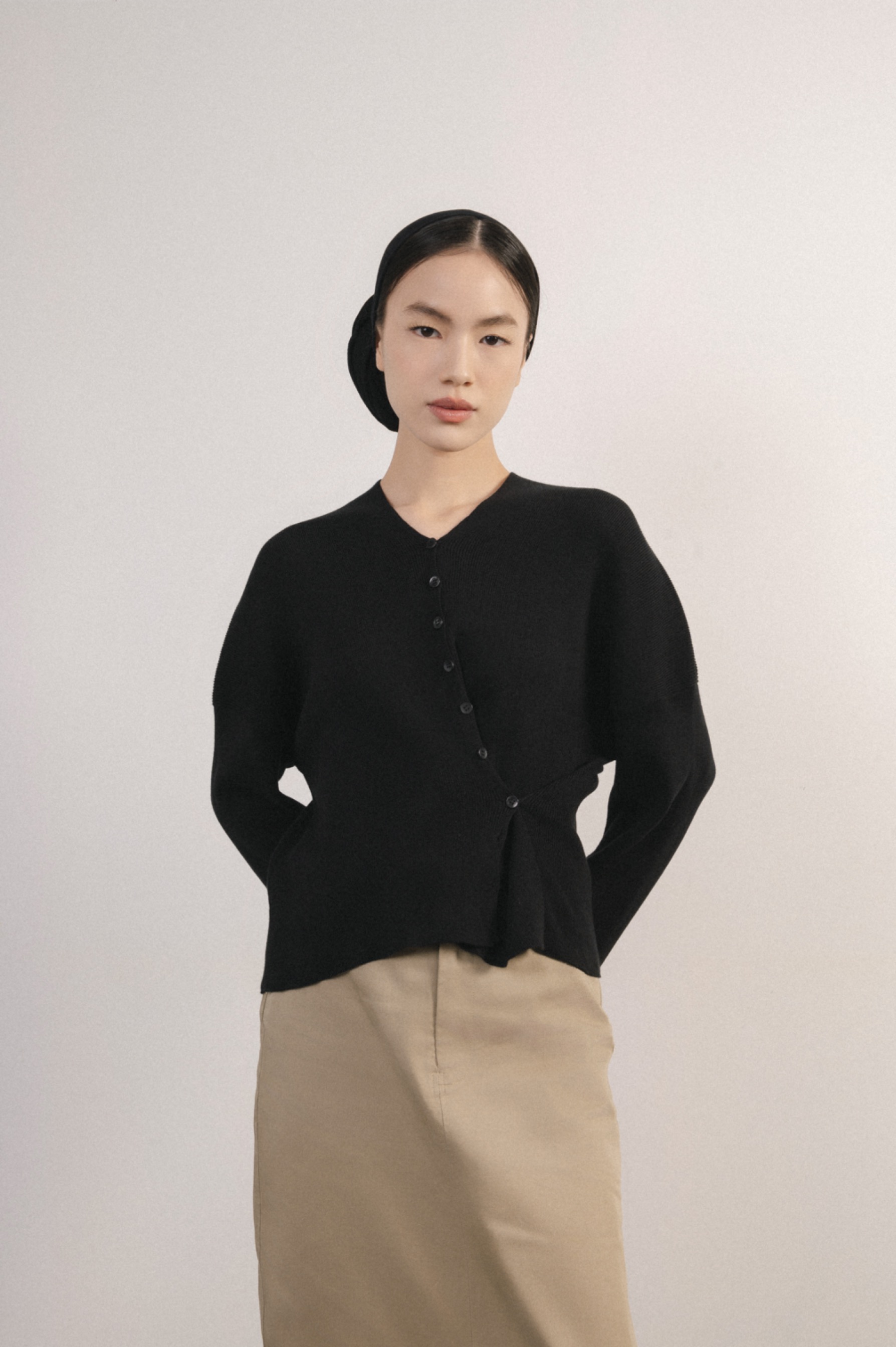 Sola Cardigan Black