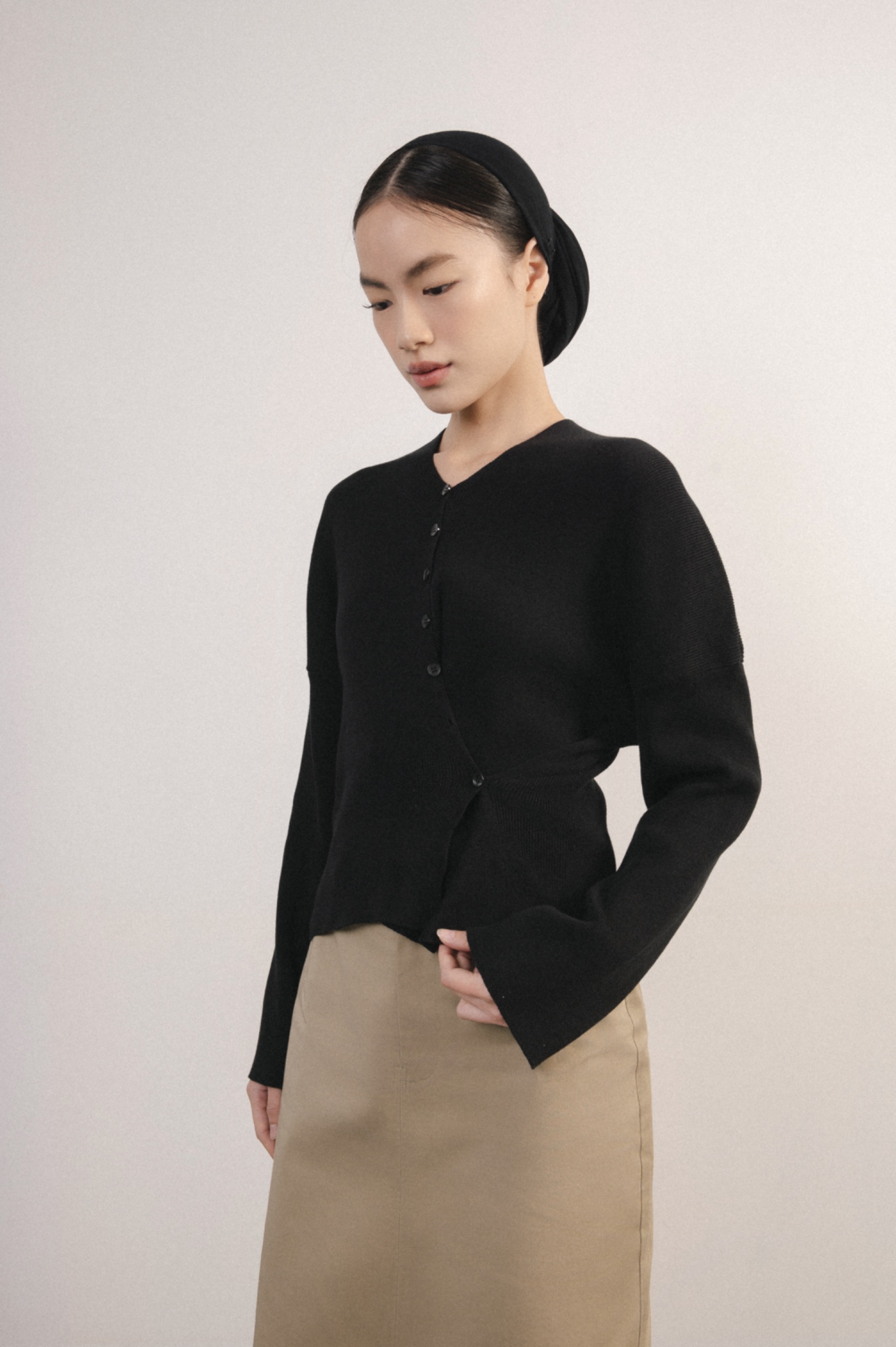 Sola Cardigan Black