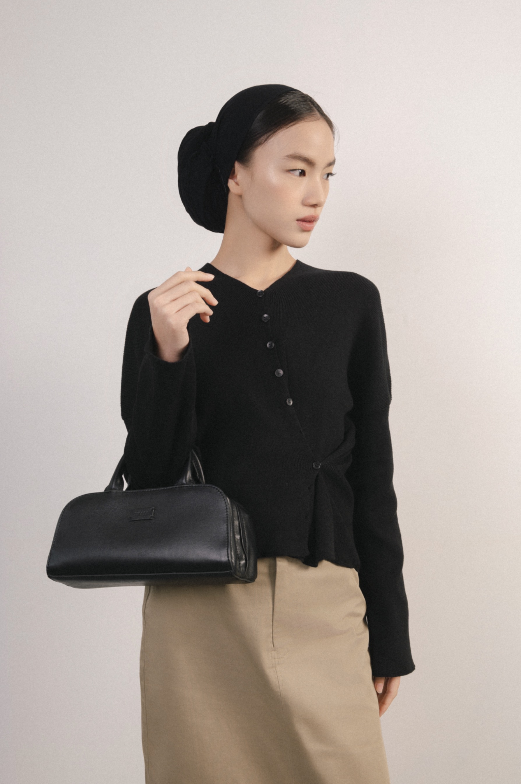 Sola Cardigan Black