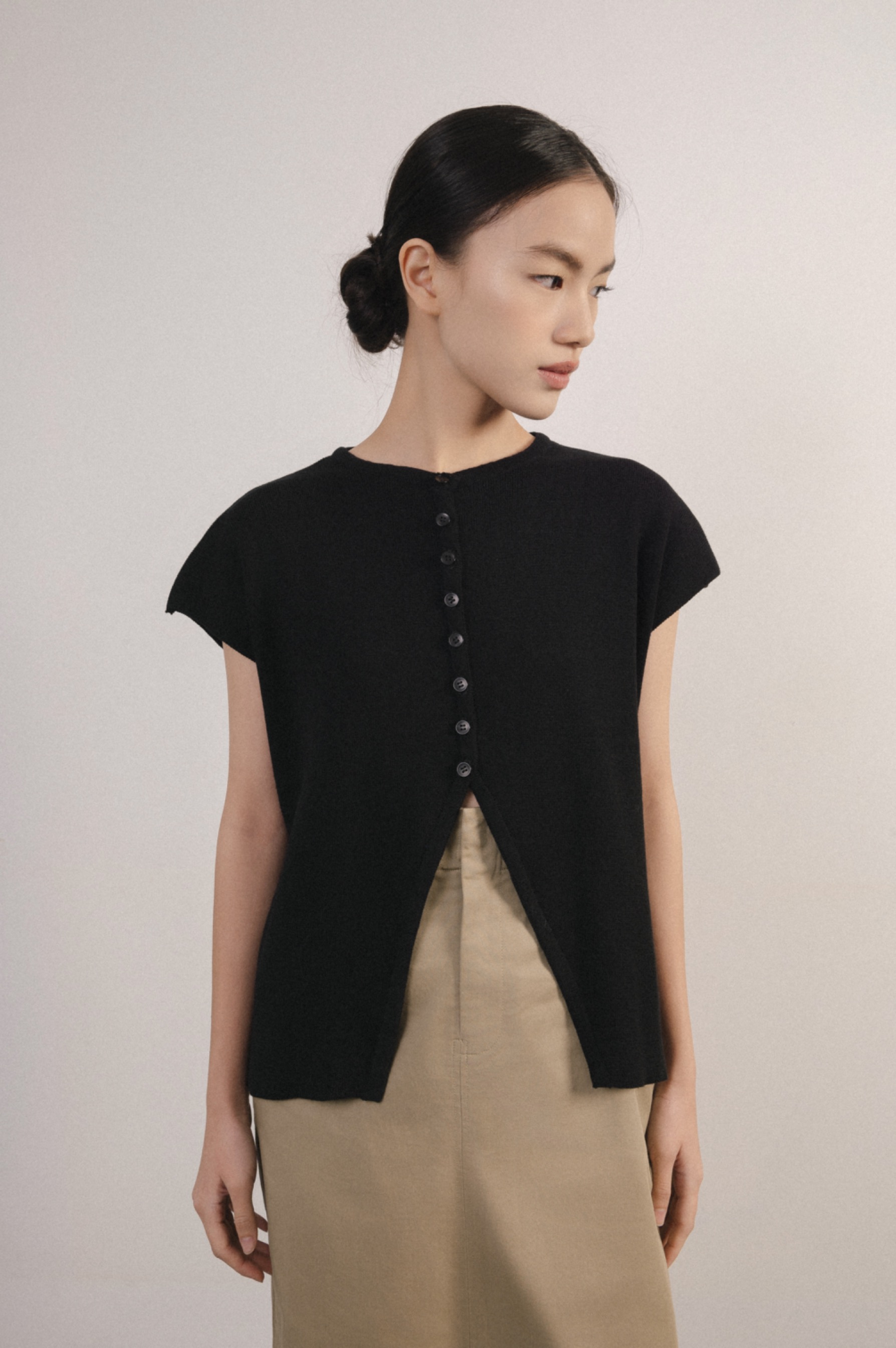 Tama Vest Black