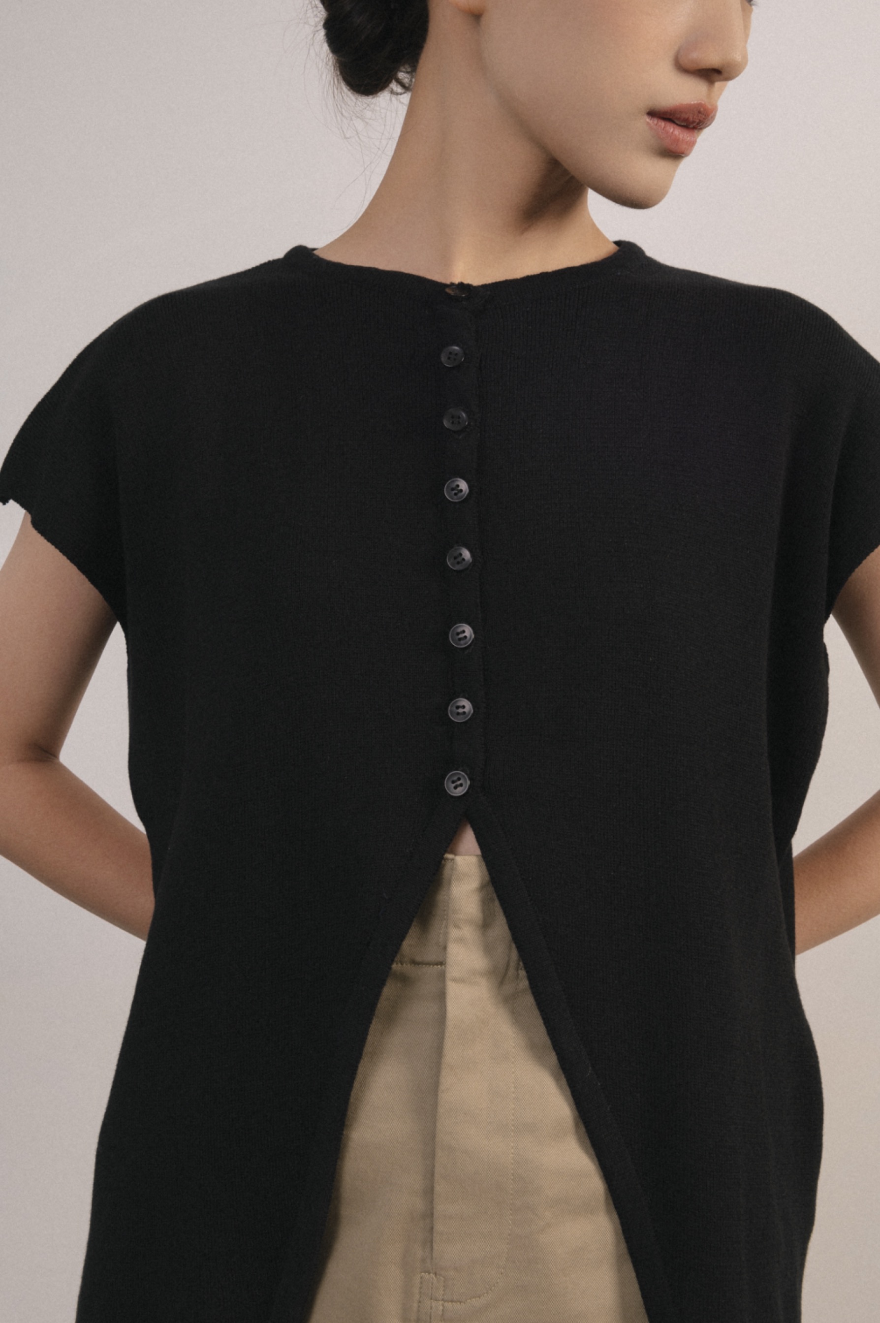 Tama Vest Black