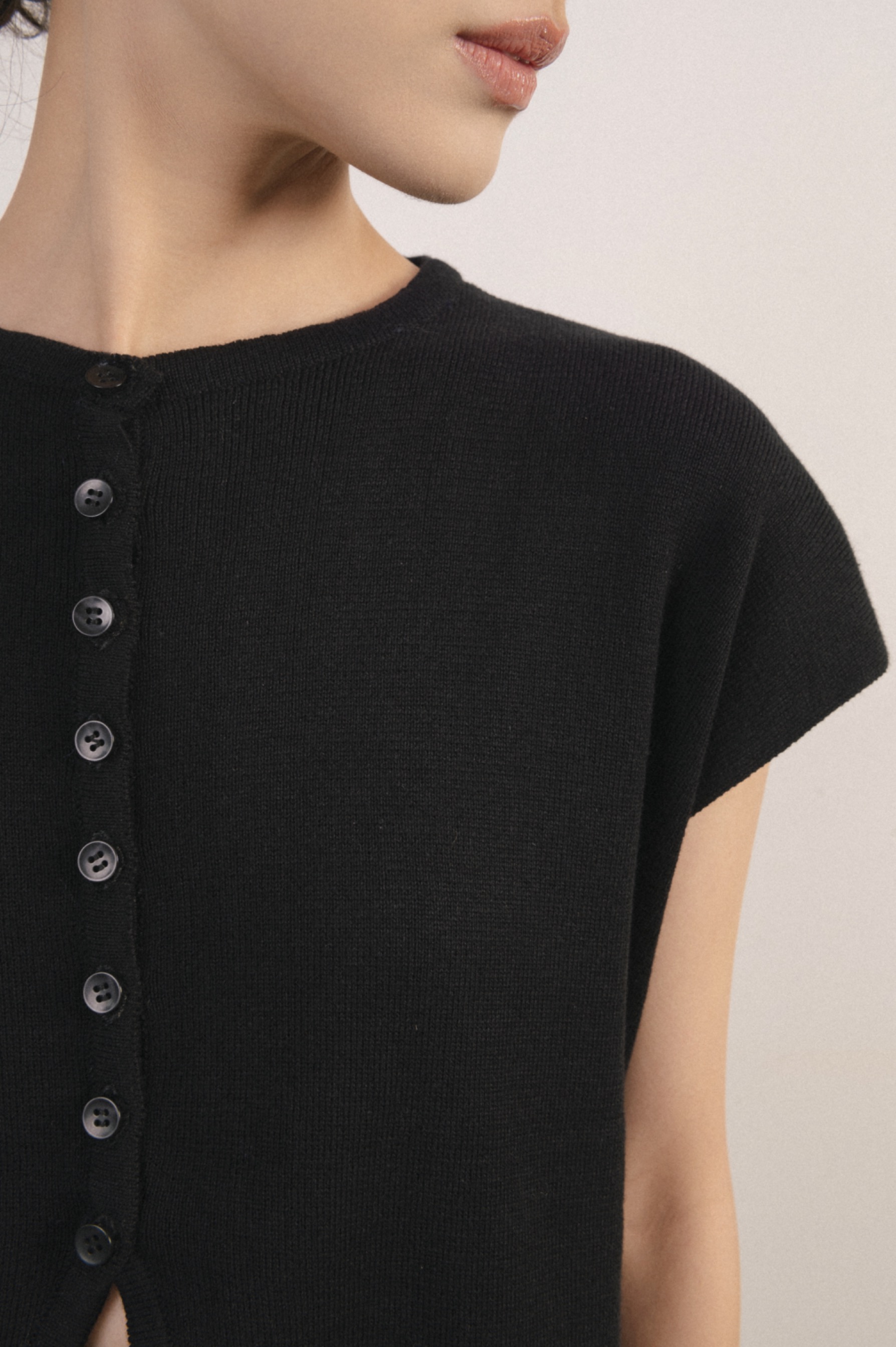 Tama Vest Black