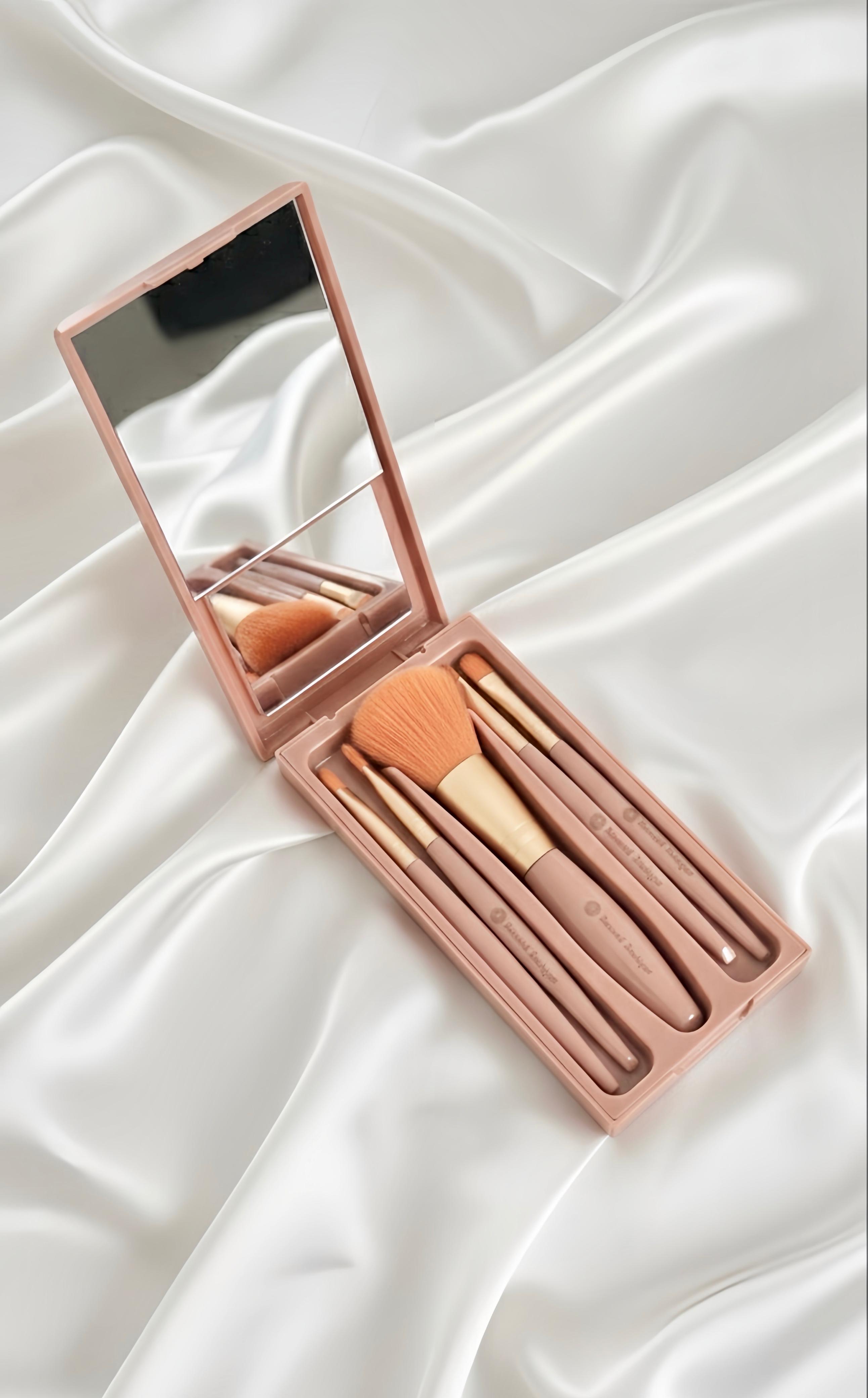 Travel Makeup Brush Set with Mirror Case