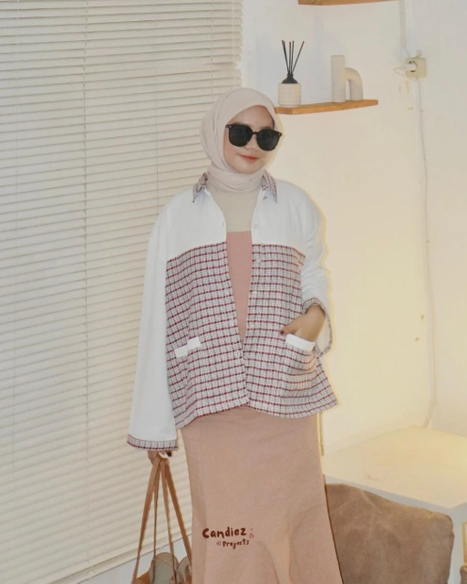 Image of JOYA Premium Tweed Blazer | Cream Maroon