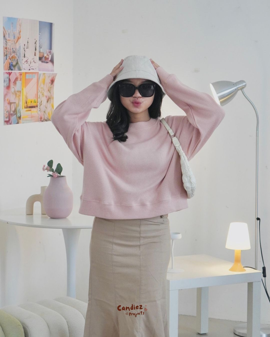 YOONA Oversized Sweater Crop | Pink Texture
