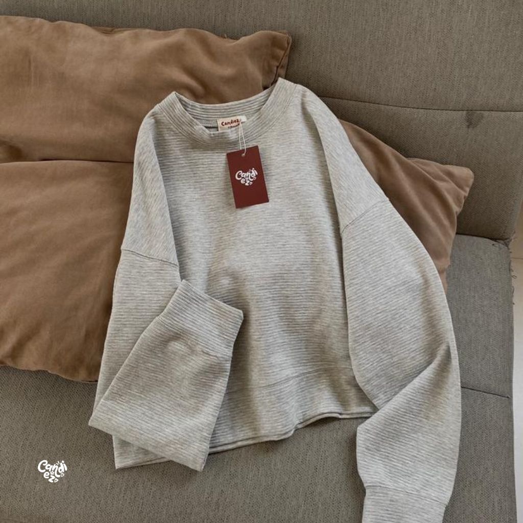 YOONA Oversized Sweater Crop | Grey Text