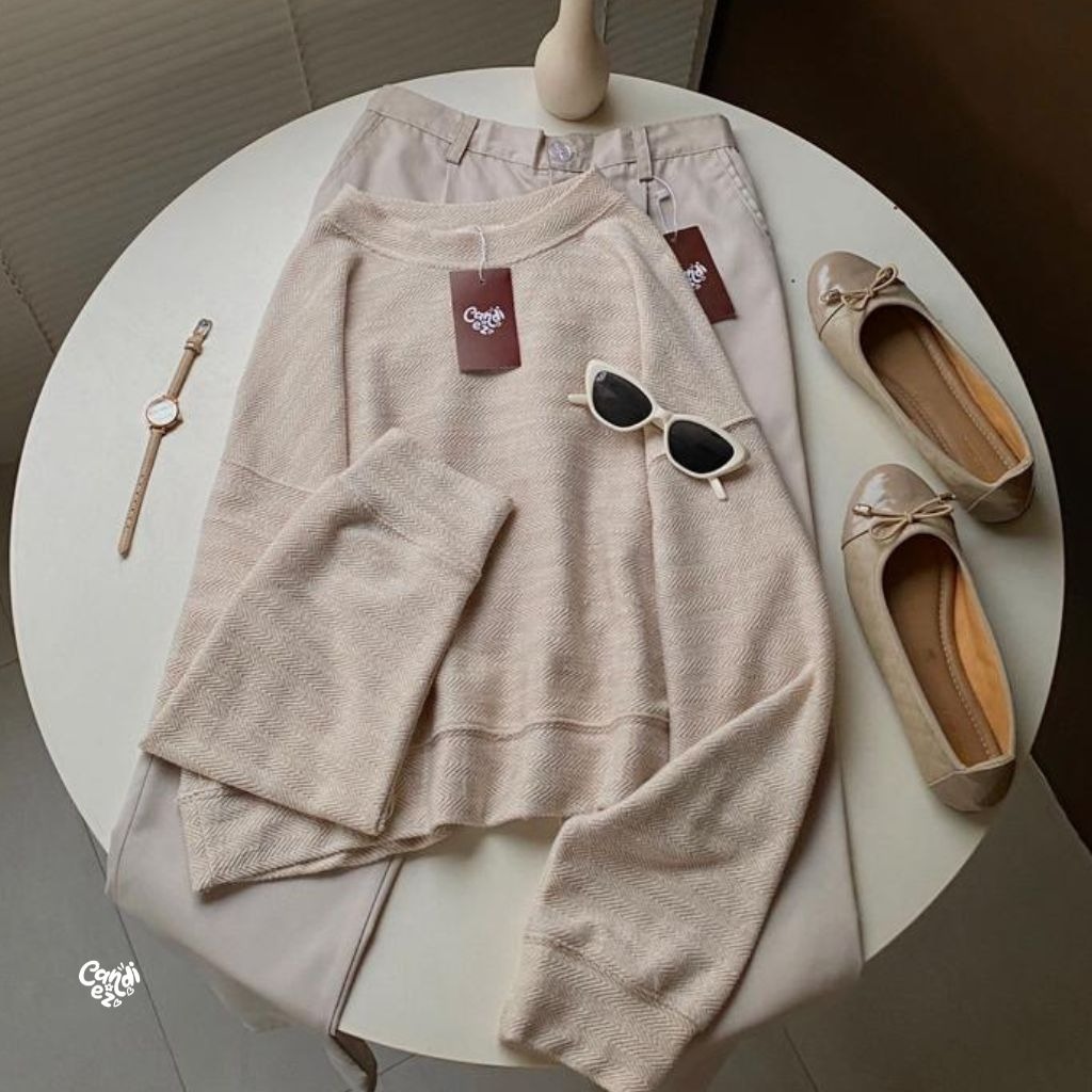 YOONA Oversized Sweater Crop | Special Cream