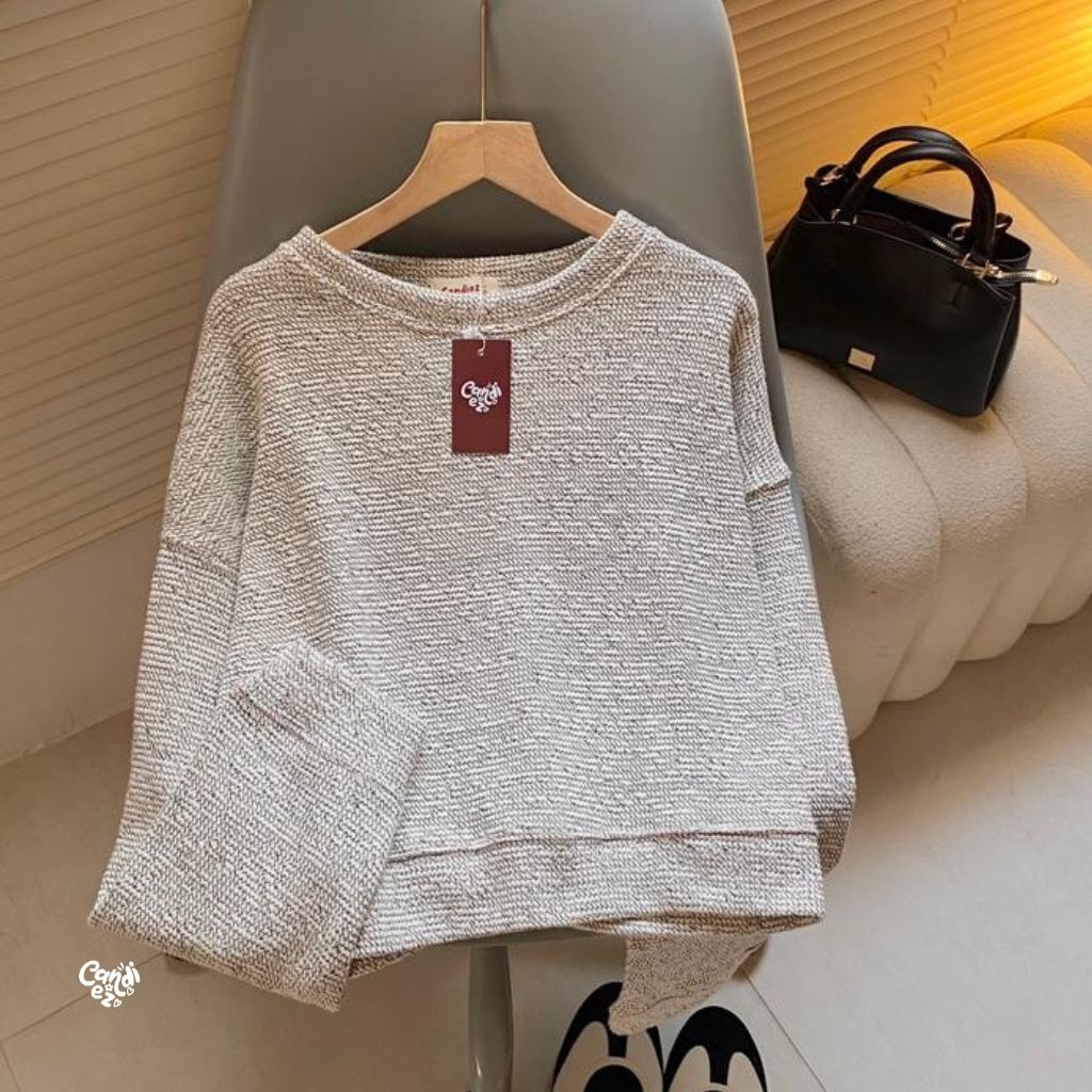 YOONA Oversized Sweater Crop | Monochrome