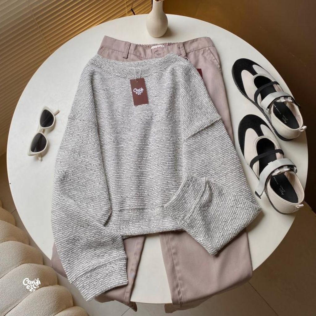 YOONA Oversized Sweater Crop | Monochrome