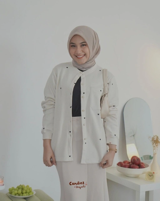 Image of HERA Premium Cardigan Love | Cream Mini