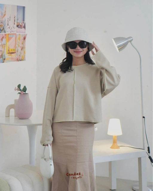 Image of KYO Oversized Cropped Top | Nude