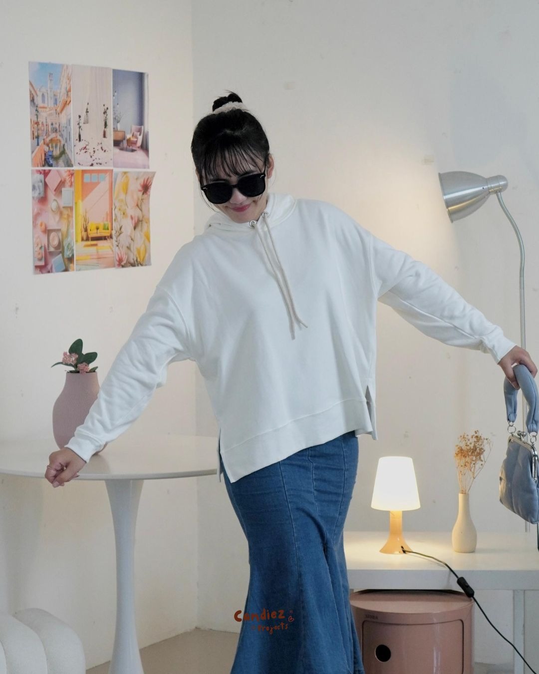 JENNIE Oversized Slit Hoodie | Milky White
