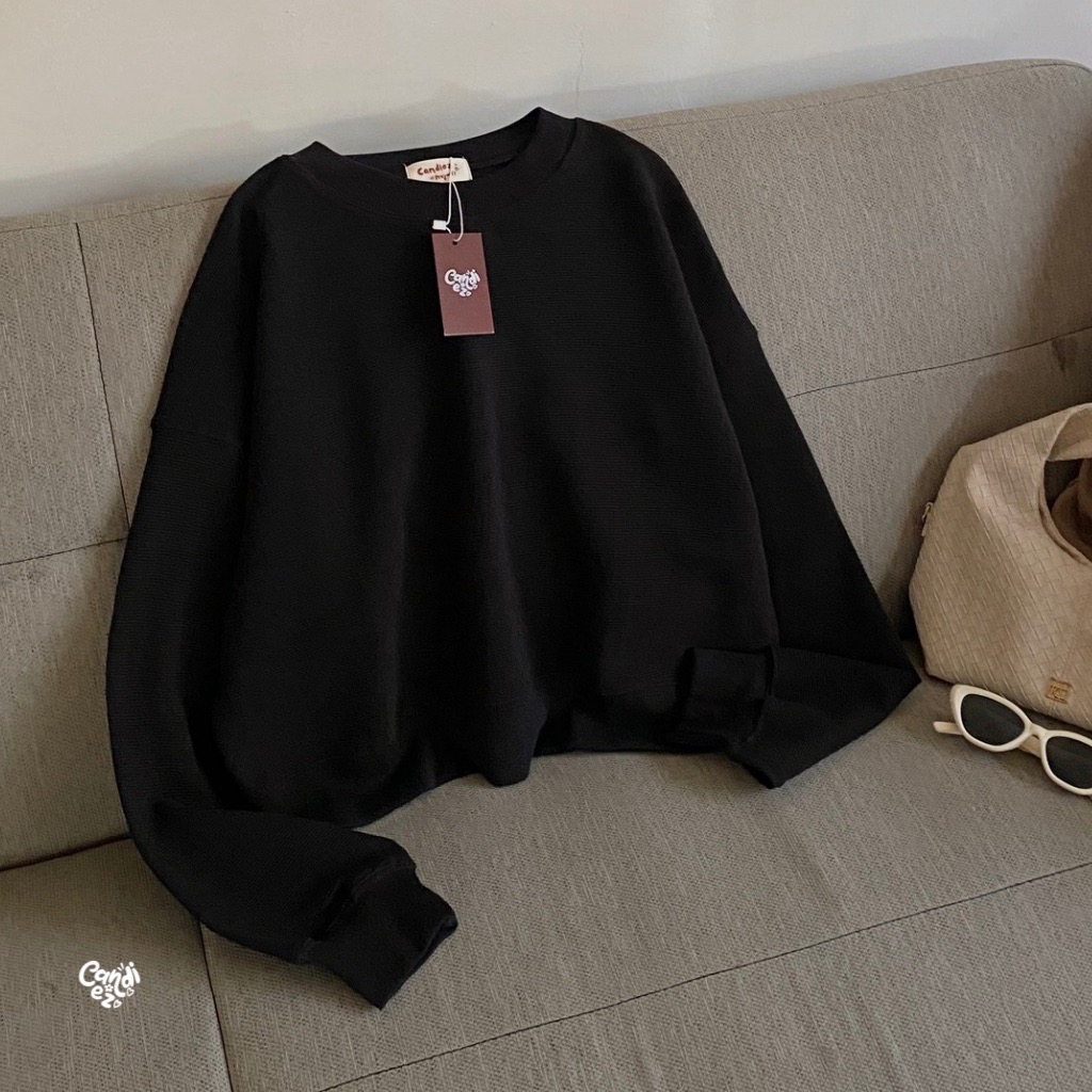 YOONA Oversized Sweater Crop | Black Texture
