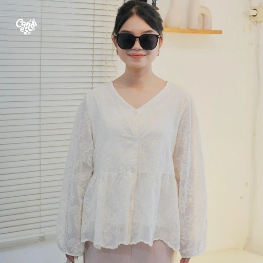 Image of GINNY Premium Lace Top | Creme