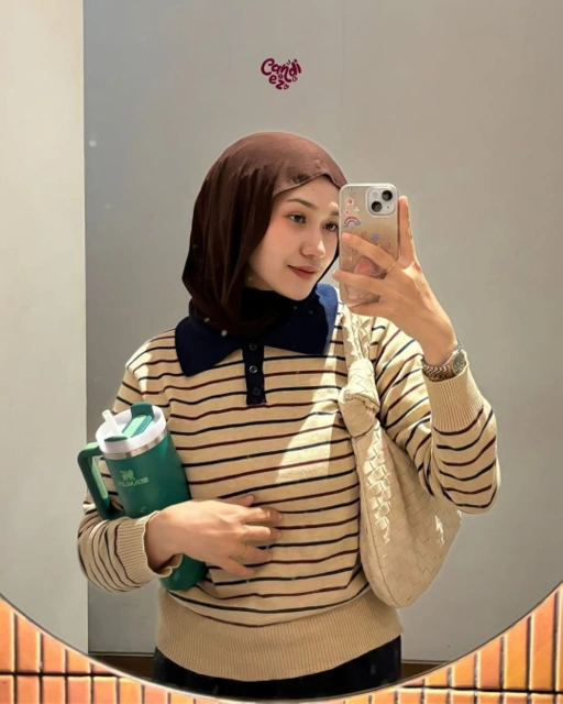 Image of MAUDY Polo Sweatshirt Knit | Oat