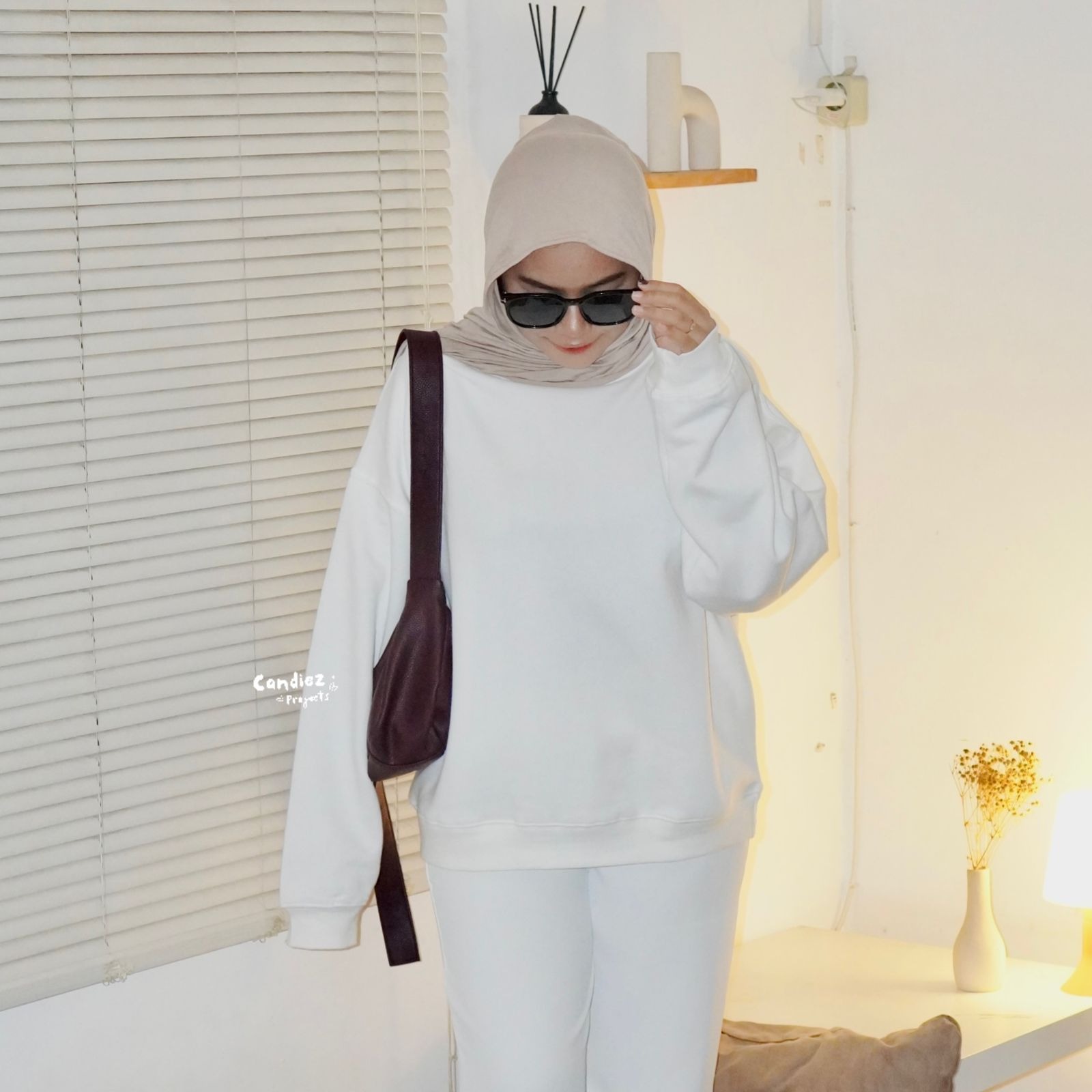 JIHOO Super Oversized Sweater | White