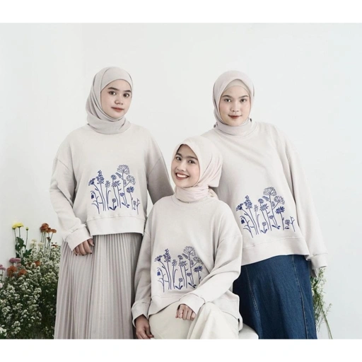 Image of [DEFECT MINOR] SUNNY Embroidery Slit Top