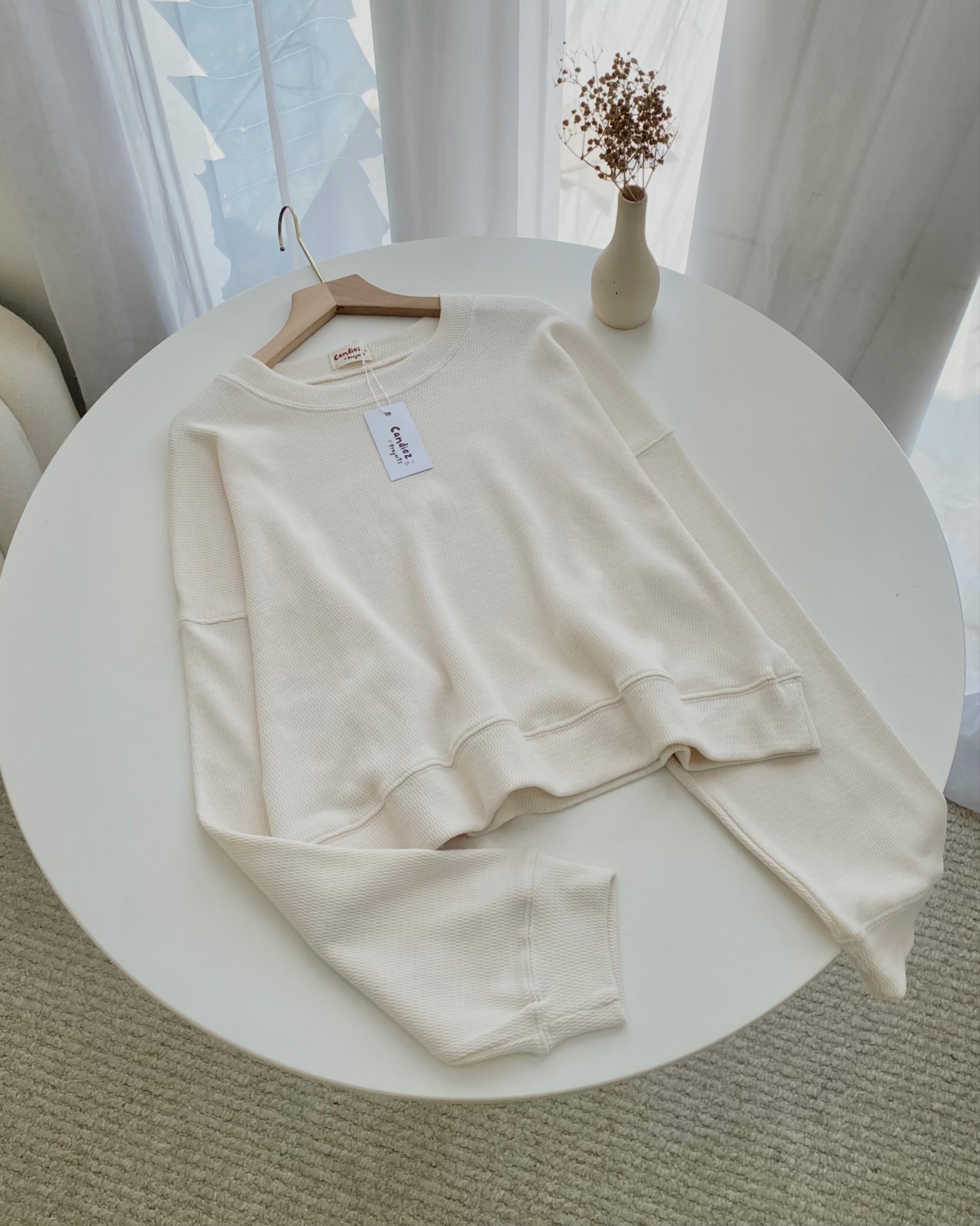 YOONA Oversized Sweater Crop | Ivory Texture