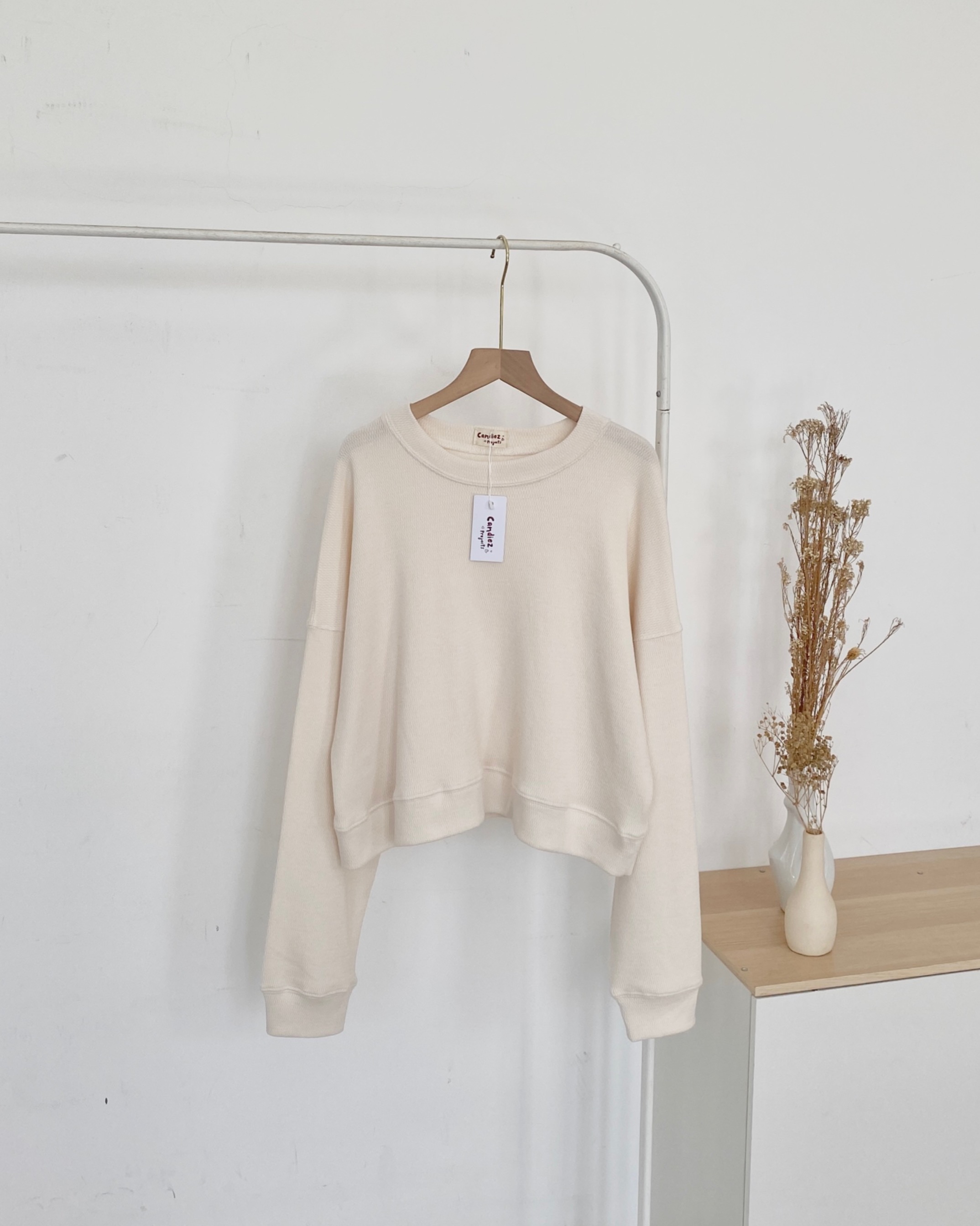 YOONA Oversized Sweater Crop | Ivory Texture