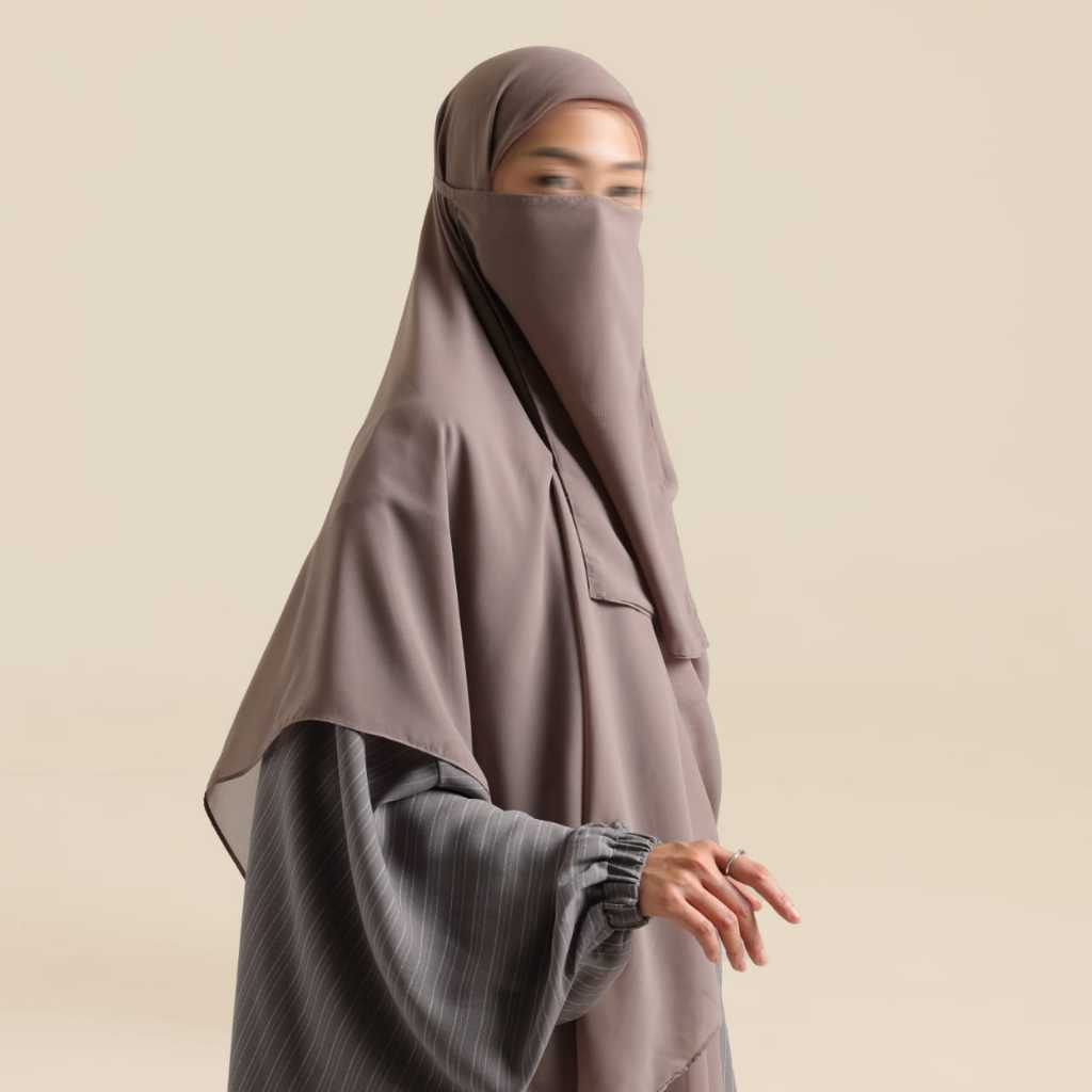 Nehhat Rafah Slip On